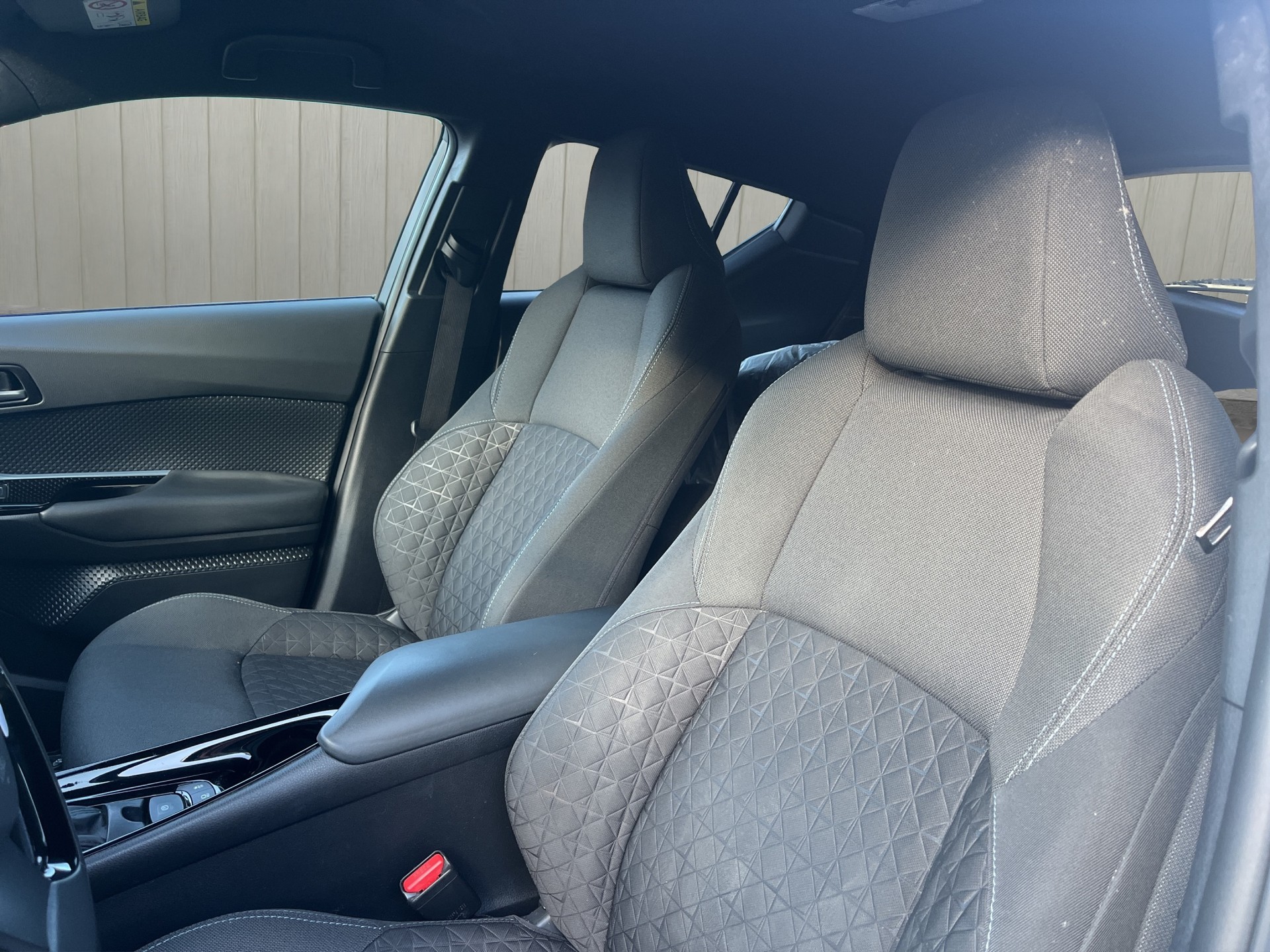 TOYOTA C-HR 1.8 HSD CVT Trend-image-9