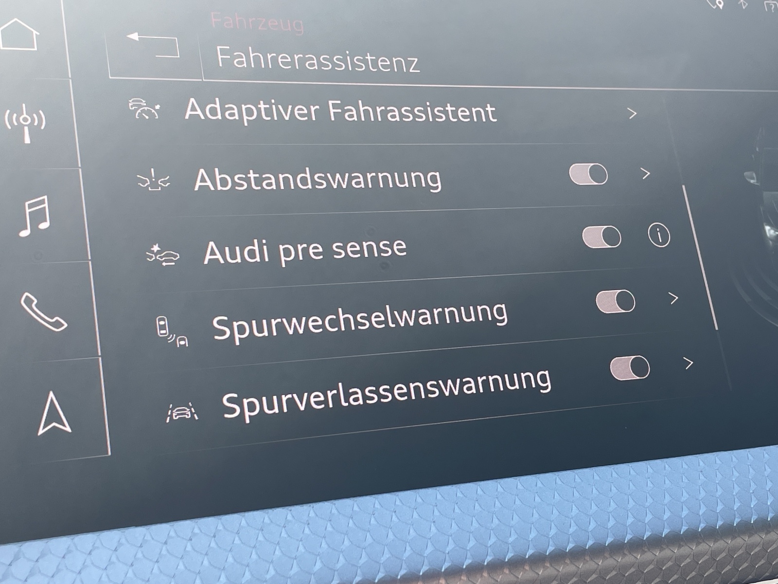 AUDI A1 Sportback 40 TFSI S Line S-tronic-image-16