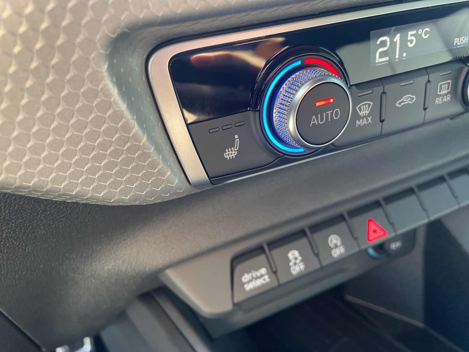 AUDI A1 Sportback 40 TFSI S Line S-tronic-image-15