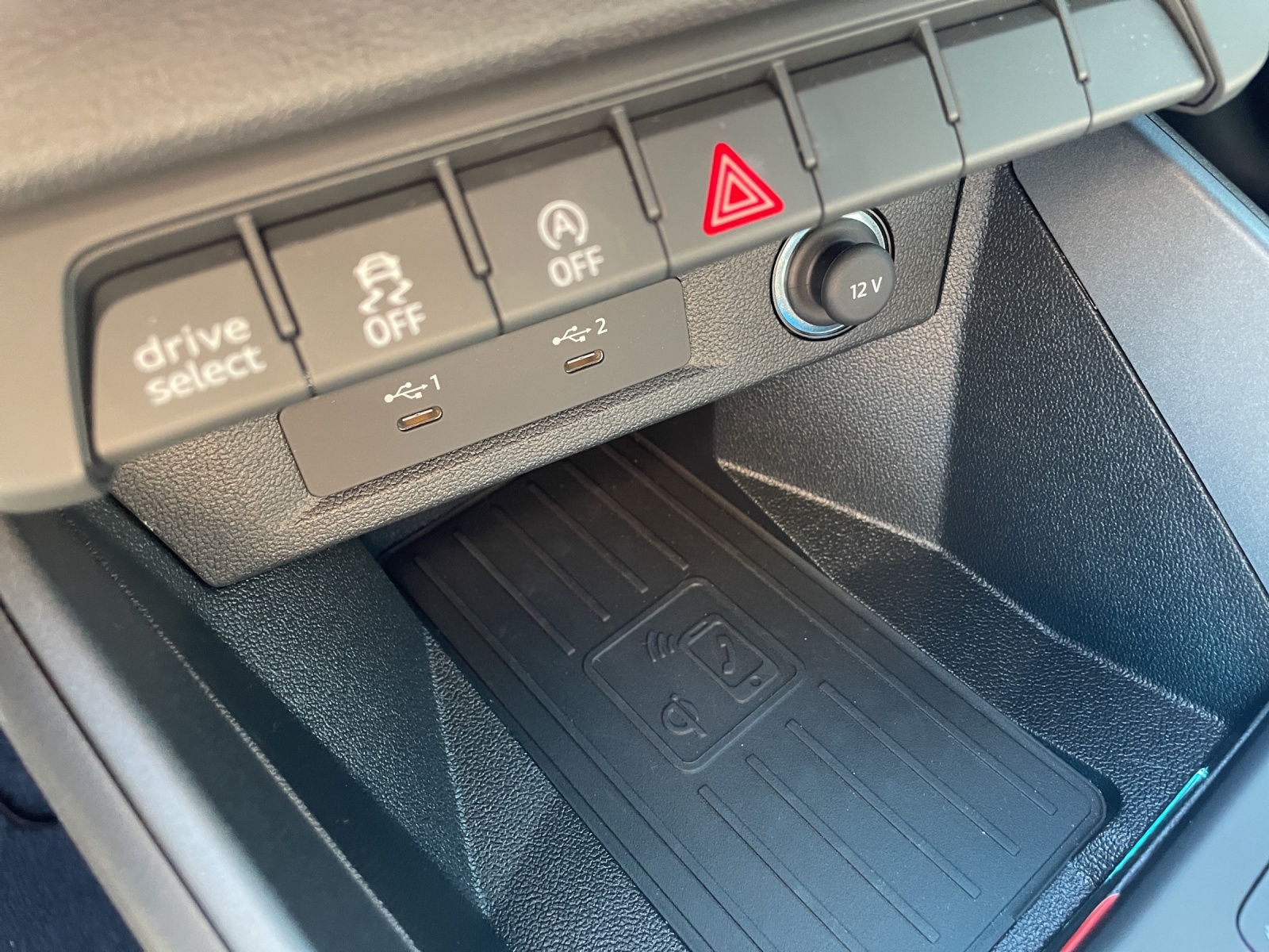 AUDI A1 Sportback 40 TFSI S Line S-tronic-image-13