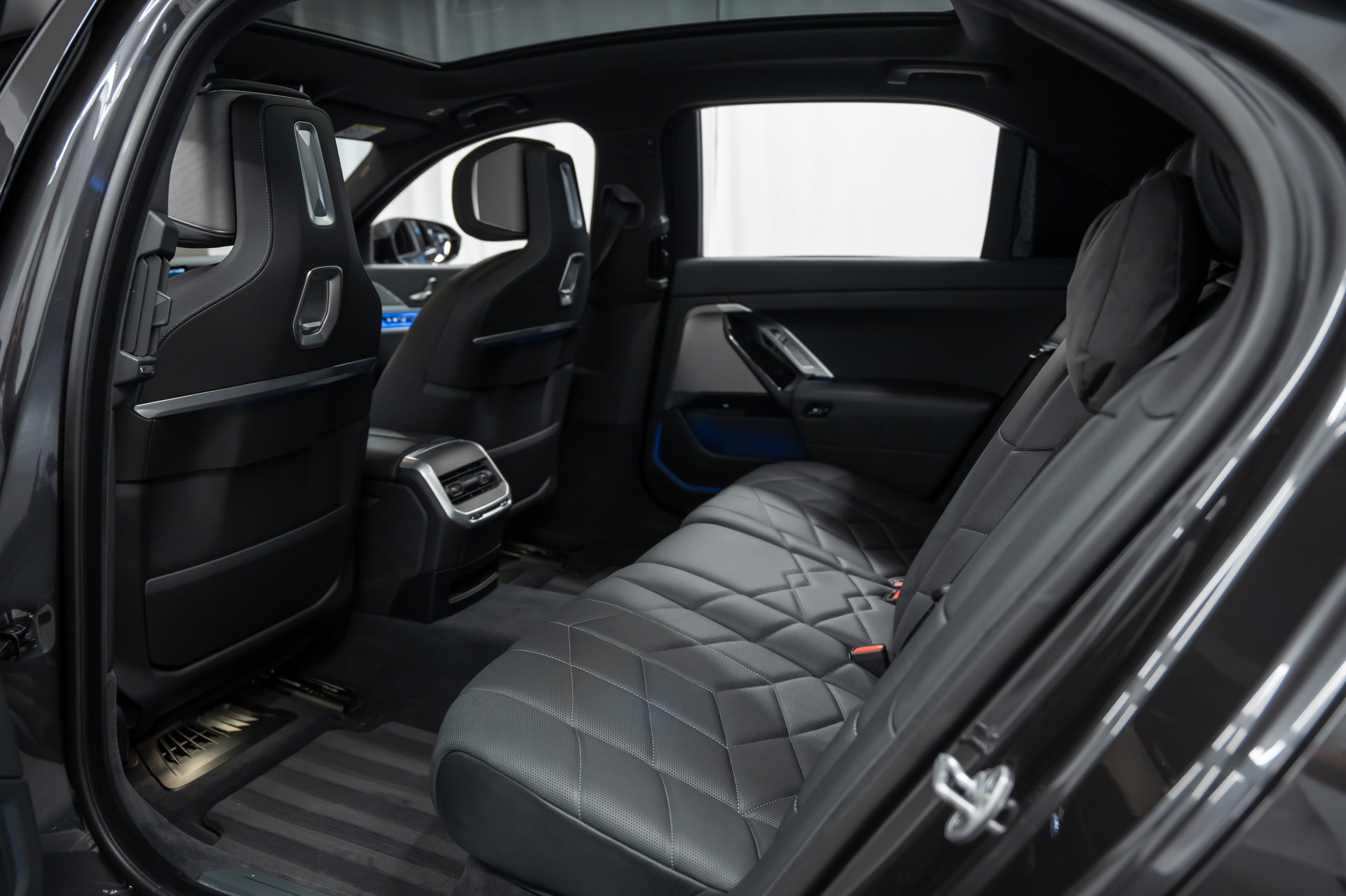 BMW 740d xDrive 48V Steptronic *Lounge Sitze*Panorama Sky*Massage*22"*-image-10