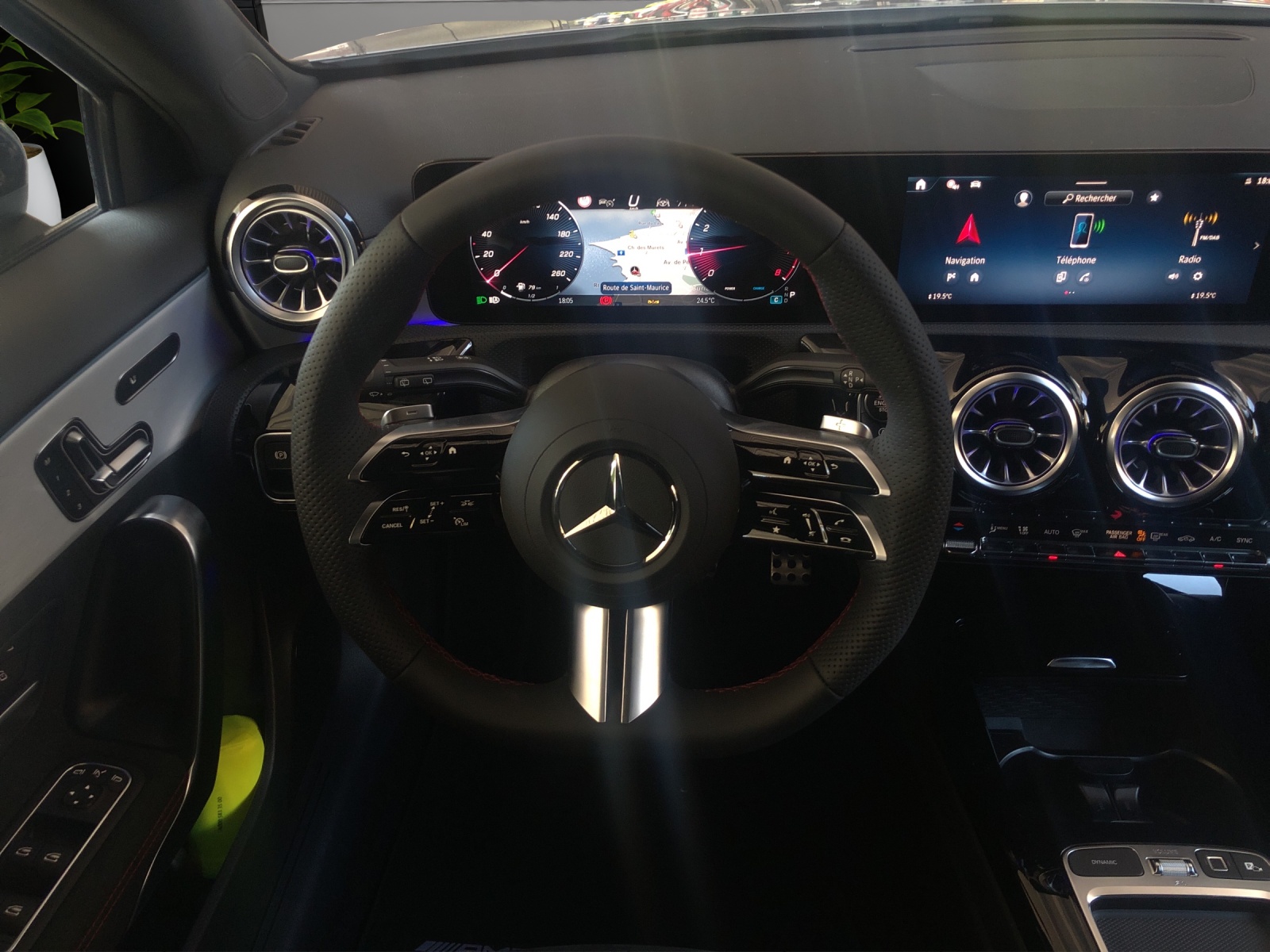 MERCEDES-BENZ A 200 Night Star 7G-DCT-image-11