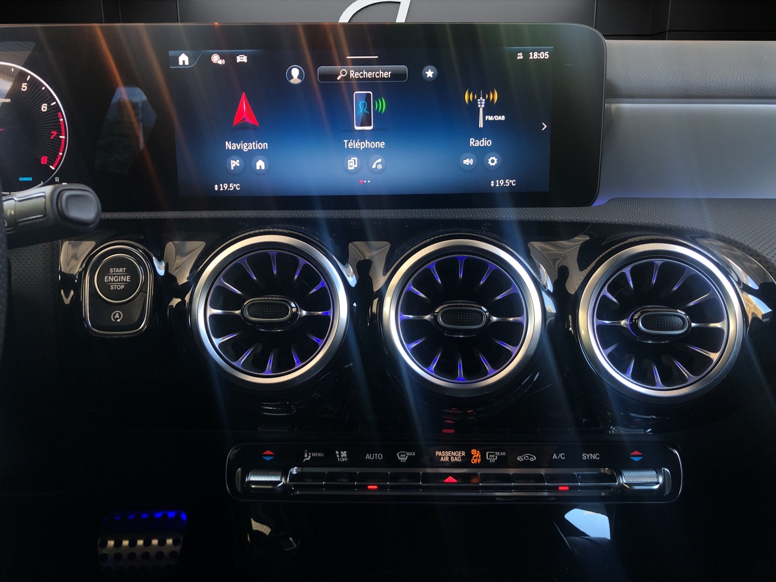 MERCEDES-BENZ A 200 Night Star 7G-DCT-image-10