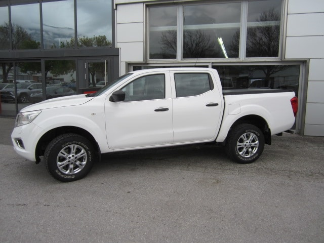 NISSAN Navara Double Cab Visia 2.3 dCi 4WD-image-2