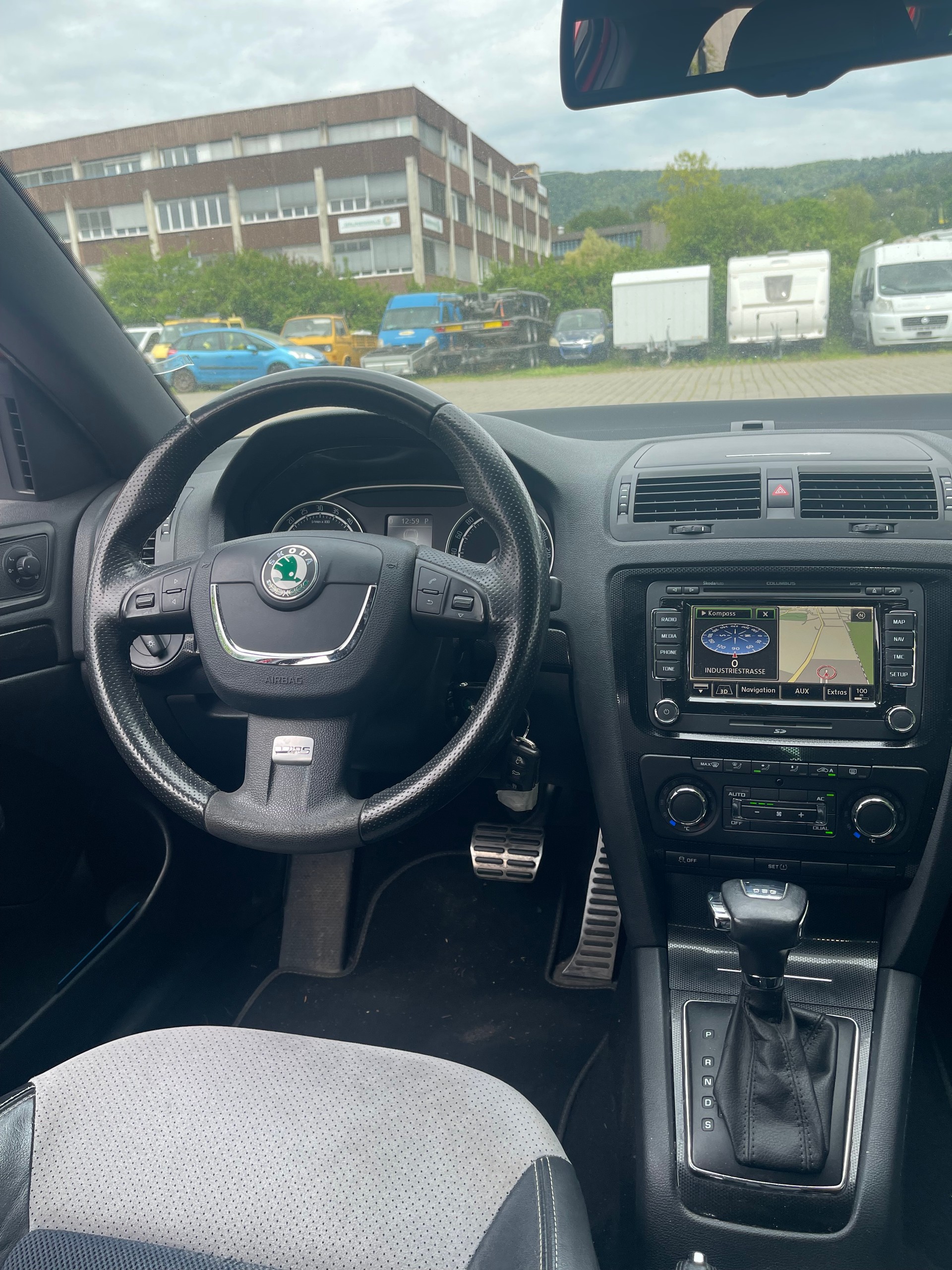 SKODA OCTAVIA-image-9