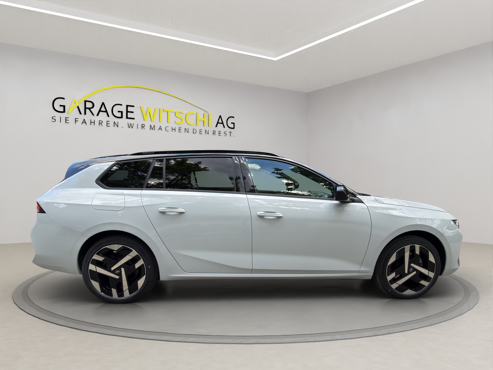 OPEL Astra Electric Sports Tourer Ultimate-image-5
