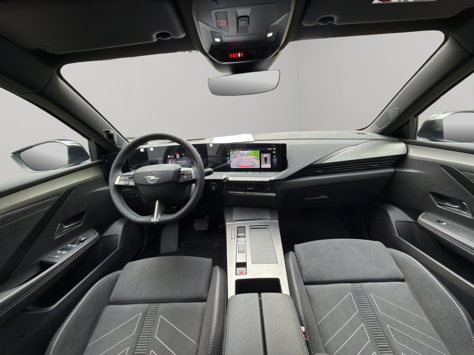 OPEL Astra Electric Sports Tourer Ultimate-image-18
