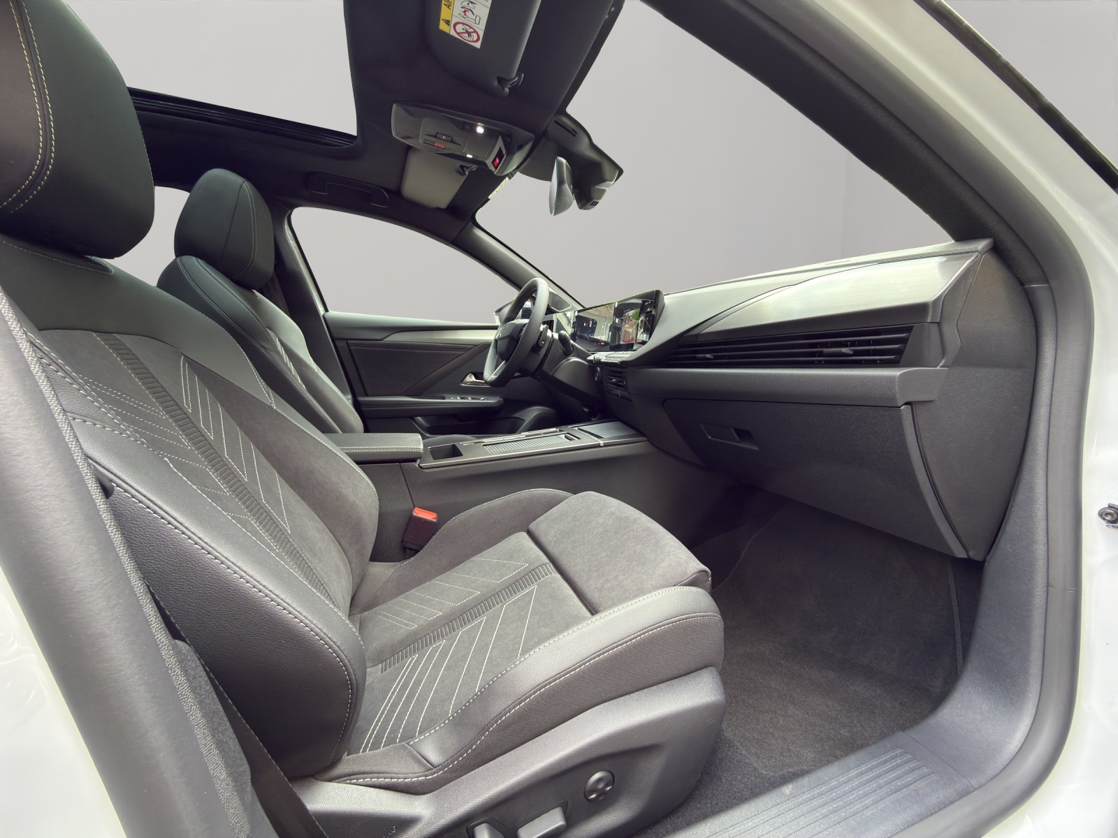 OPEL Astra Electric Sports Tourer Ultimate-image-21