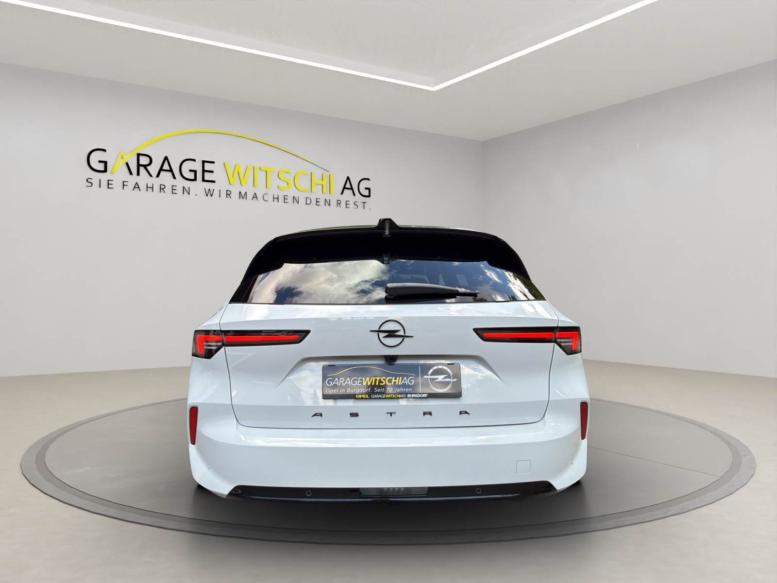 OPEL Astra Electric Sports Tourer Ultimate-image-8
