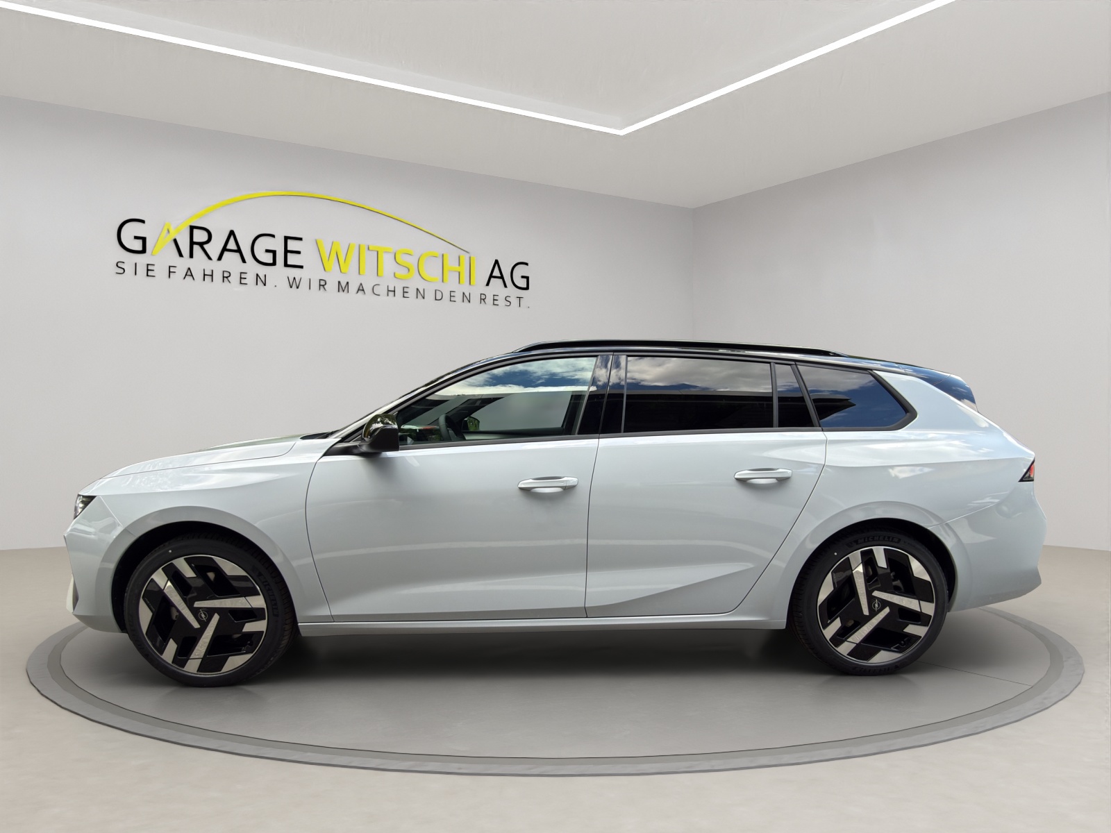 OPEL Astra Electric Sports Tourer Ultimate-image-11