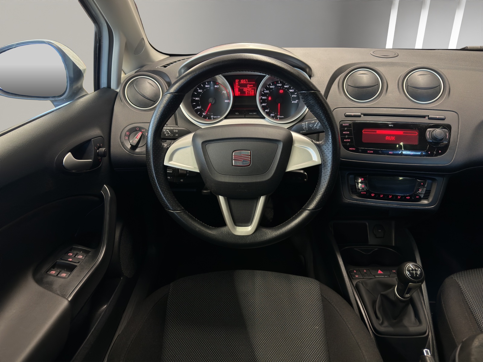SEAT Ibiza 1.6 Style-image-10