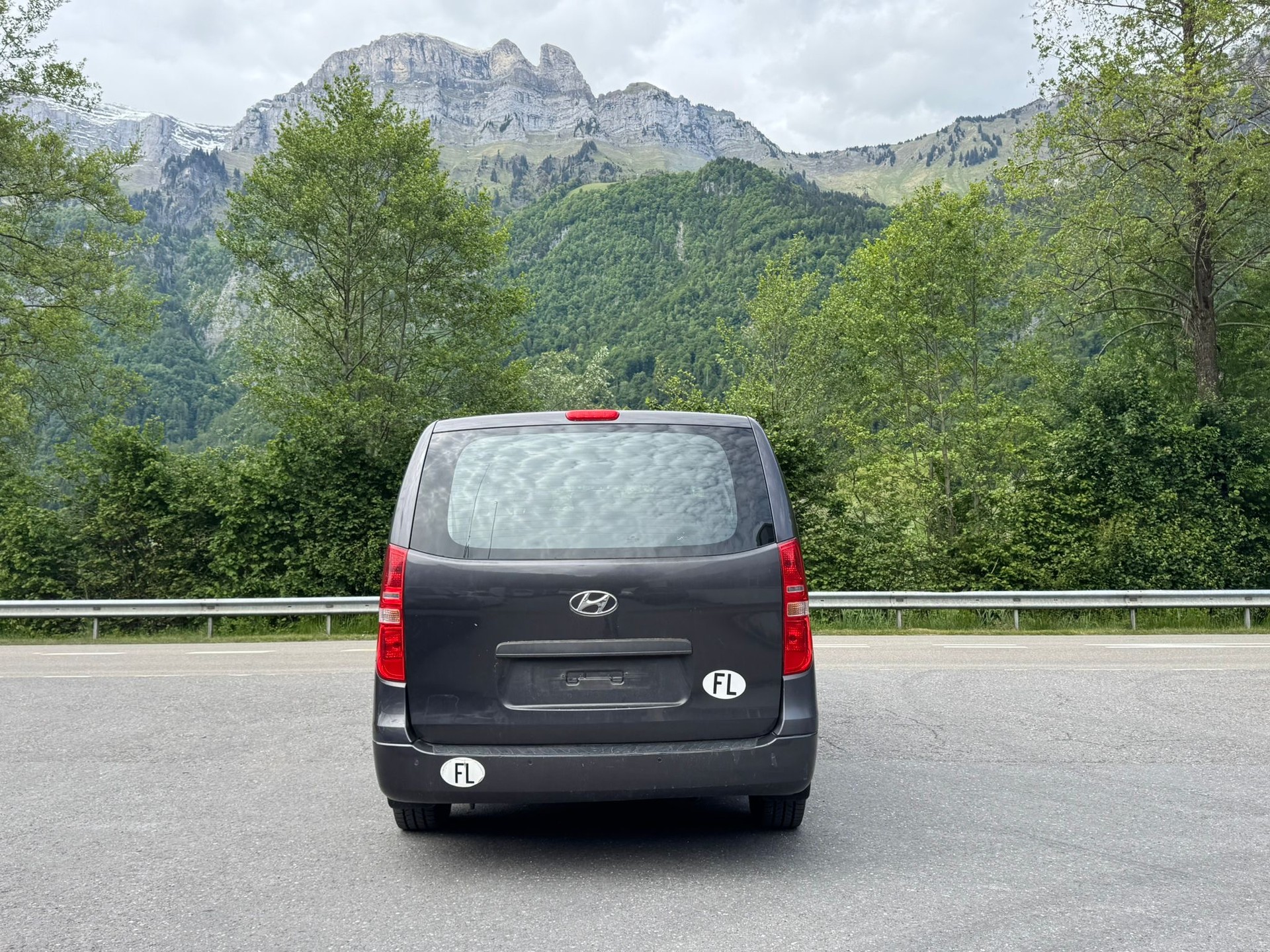 HYUNDAI H-1 People 2.5 CRDi-image-10