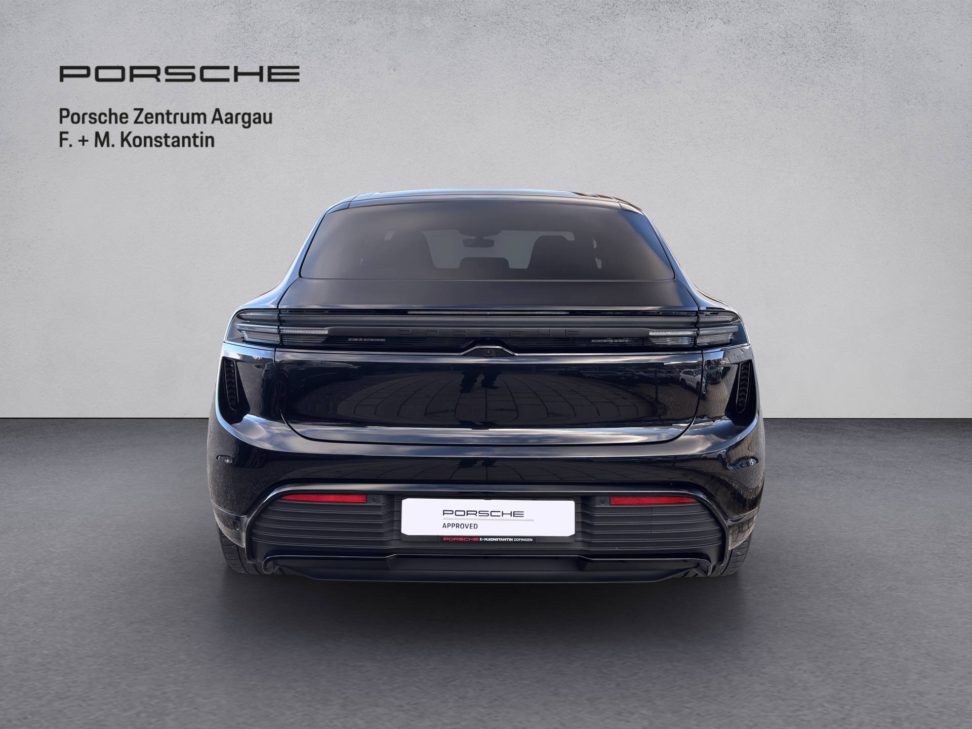 PORSCHE Macan Turbo-image-4