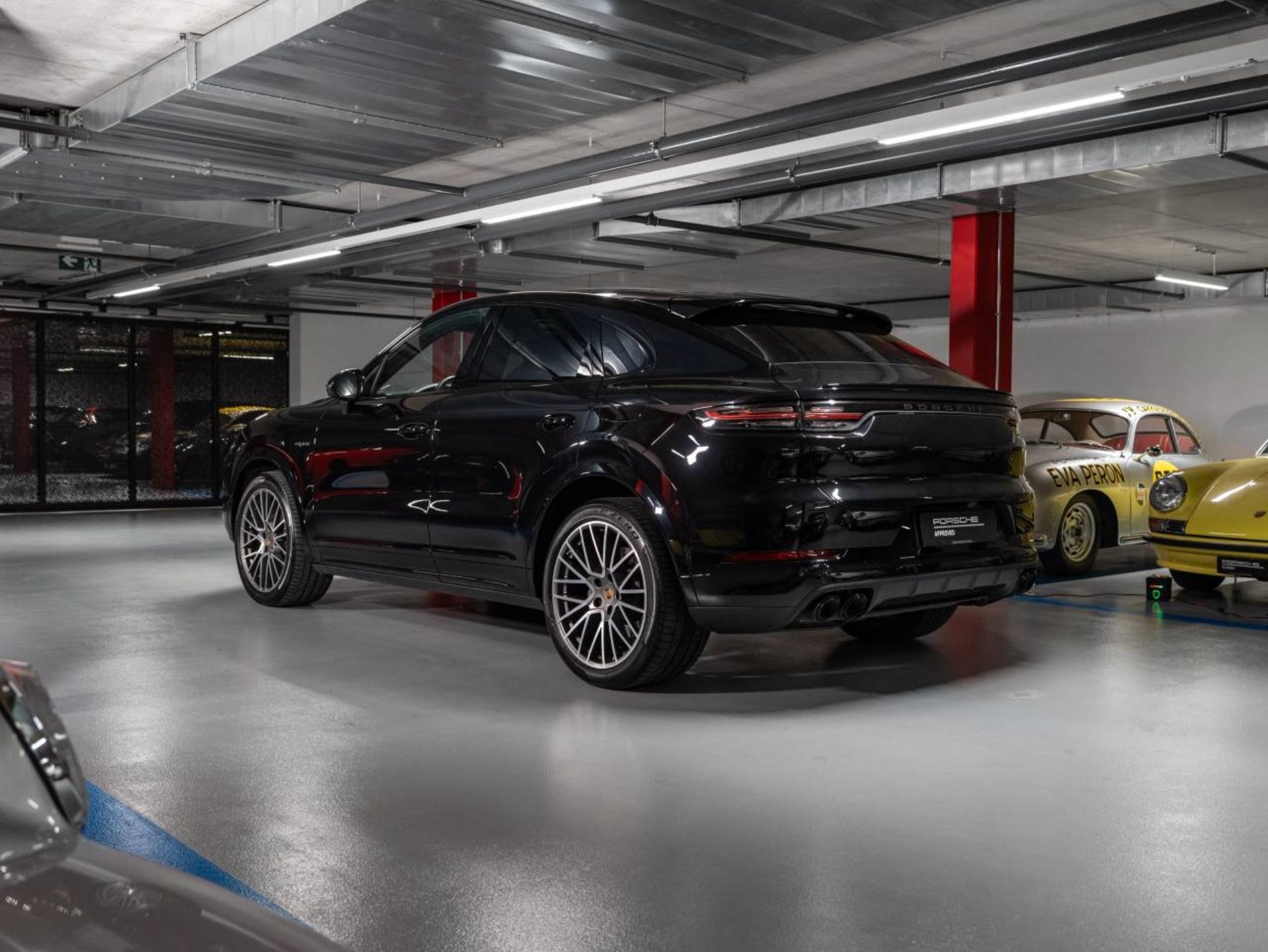 PORSCHE Cayenne E-Hybrid Coupé Platinum Edition (MY23)-showroom-element-2