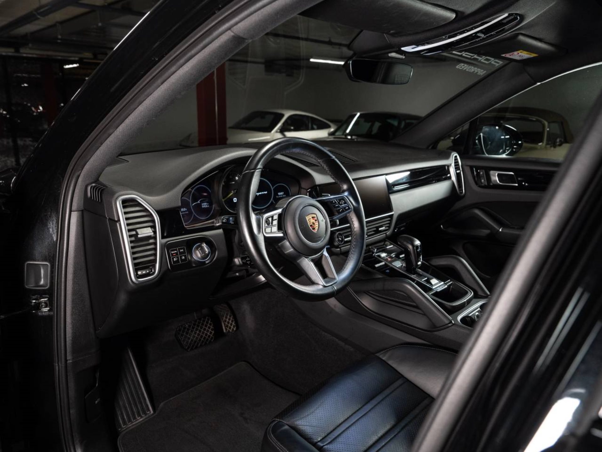 PORSCHE Cayenne E-Hybrid Coupé Platinum Edition (MY23)-showroom-element-3
