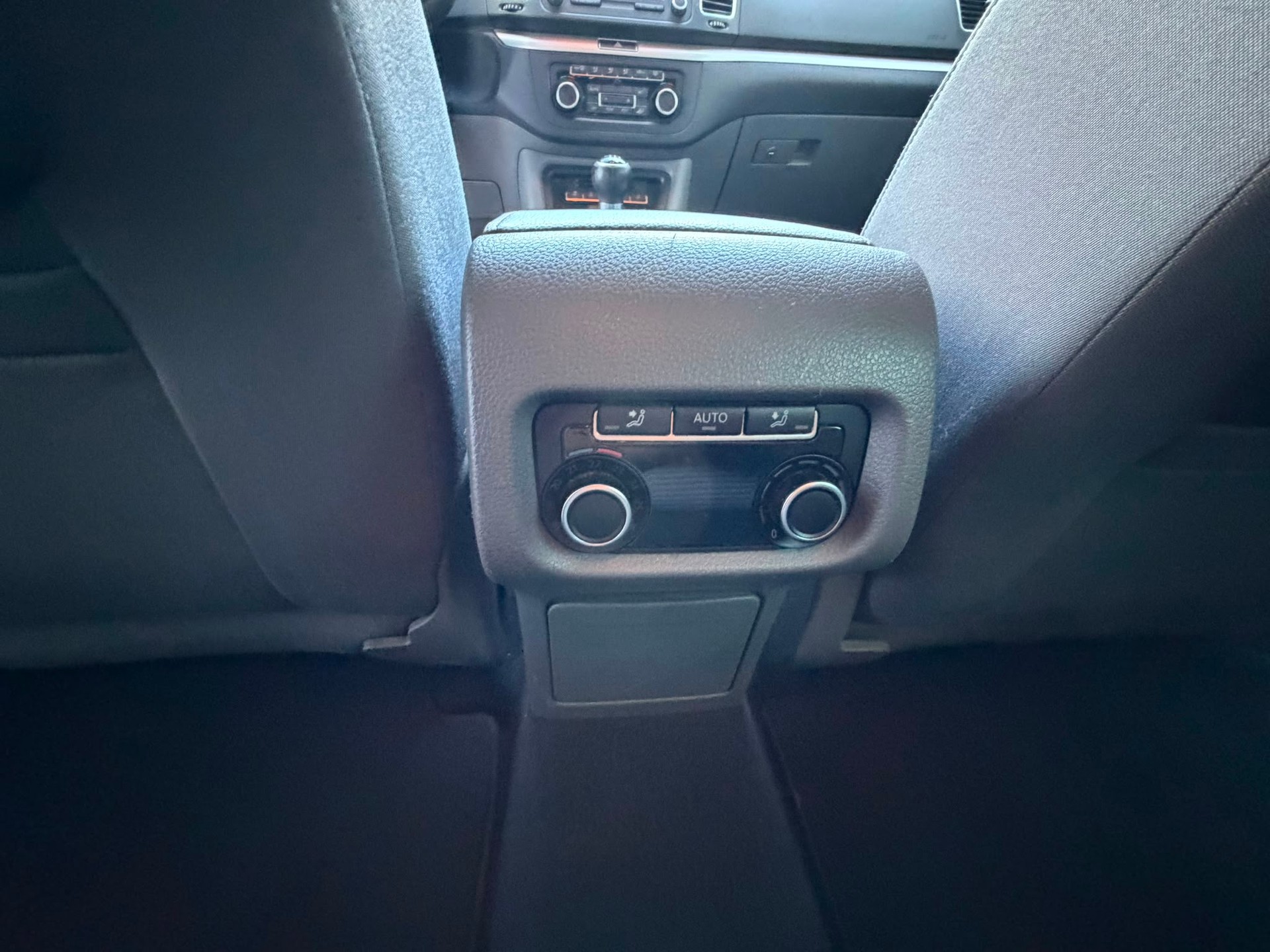 SEAT ALHAMBRA 1.4 7 Platz-image-15