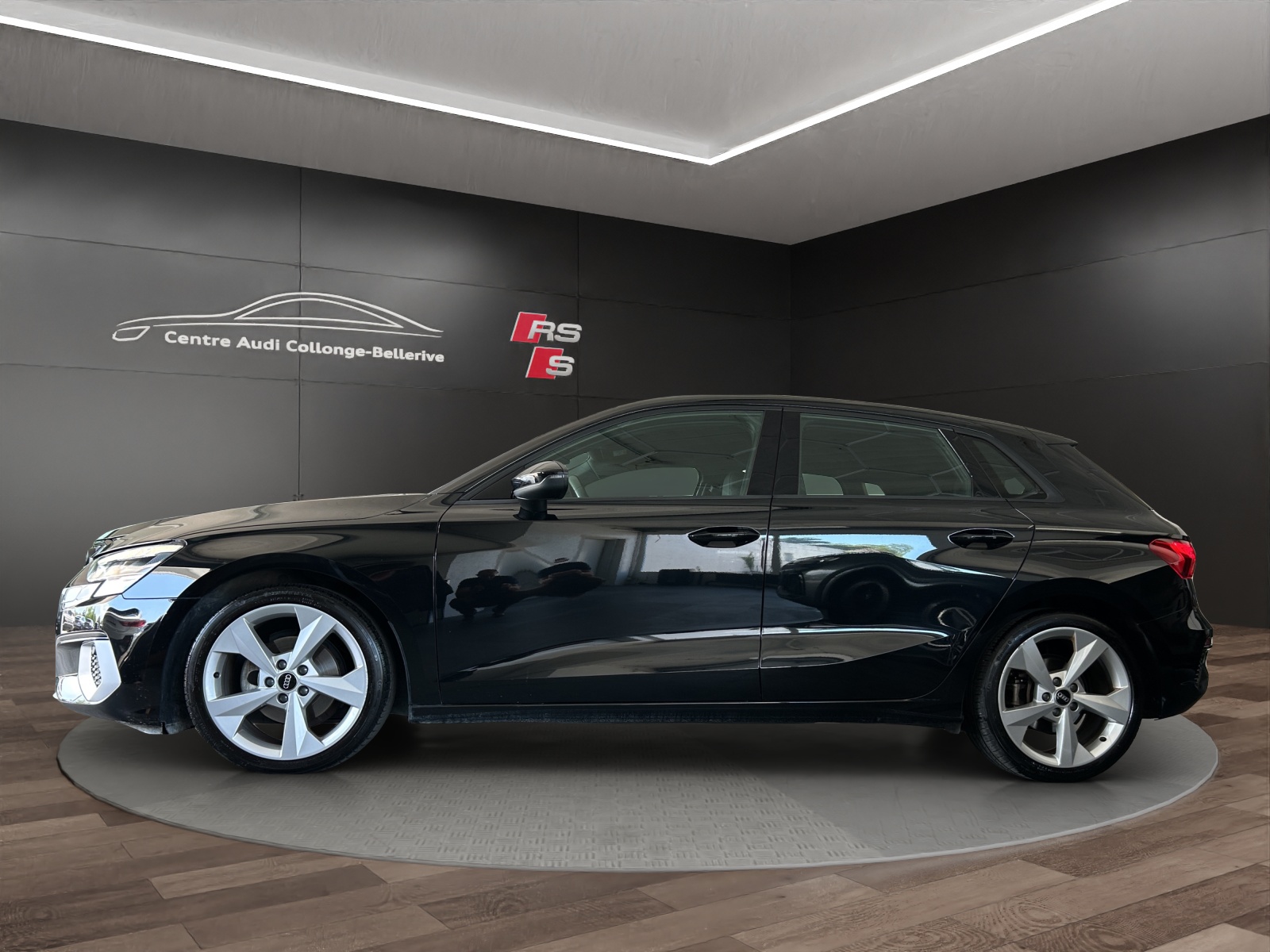 AUDI A3 Sportback 35 TFSI advanced Attraction S-tronic-showroom-element-2