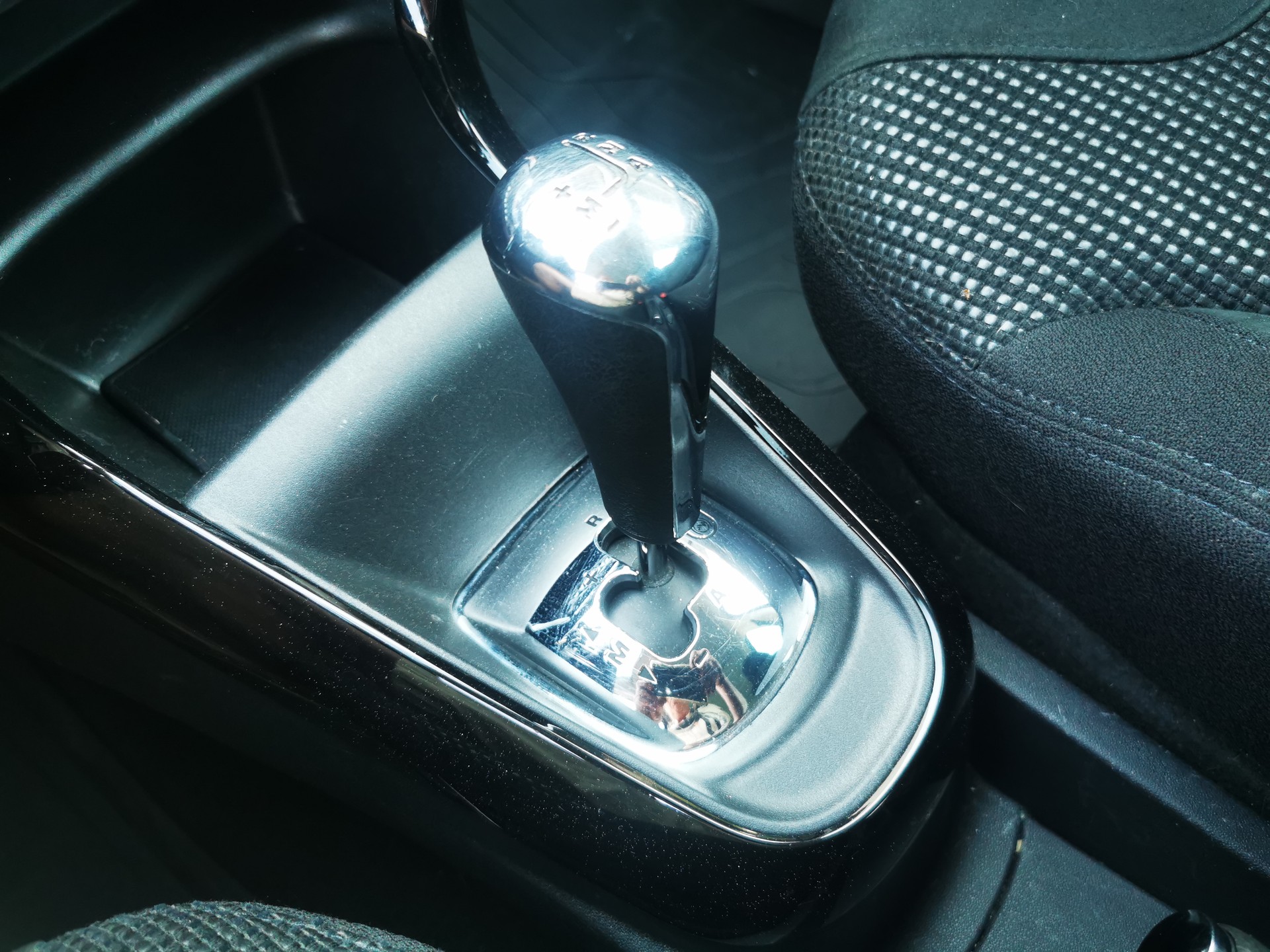 CITROEN C3 1.4i 16V Exclusive EGS5-image-10