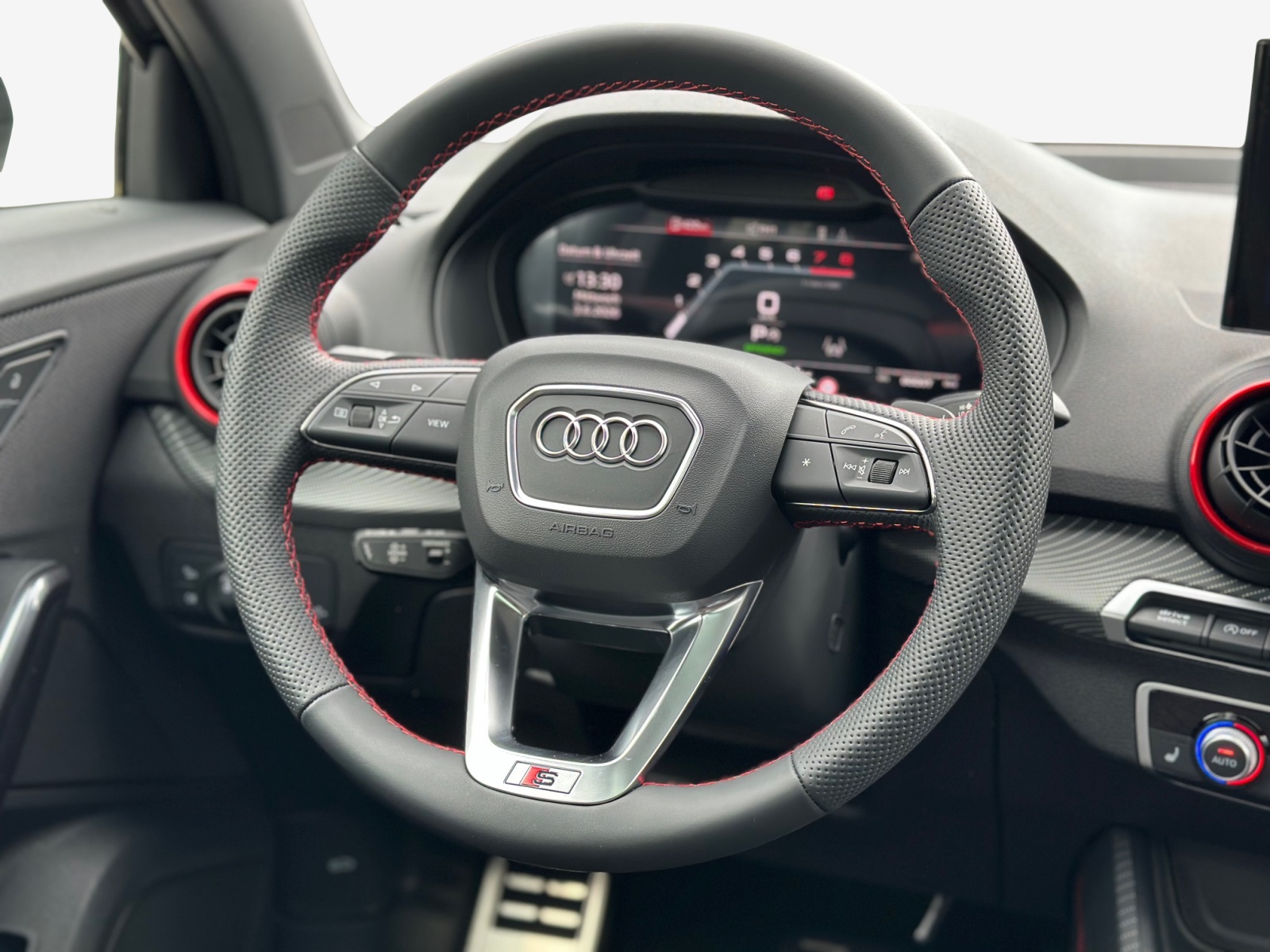 AUDI SQ2 TFSI quattro S-tronic-image-9