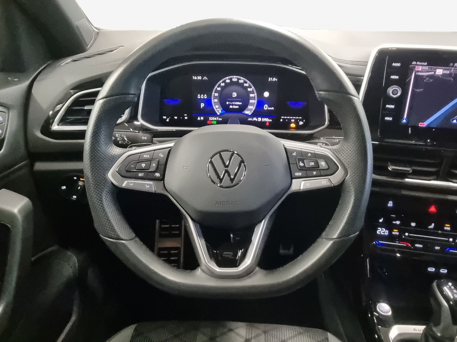 VW T-Roc 2.0 TSI R-Line DSG 4Motion-image-9