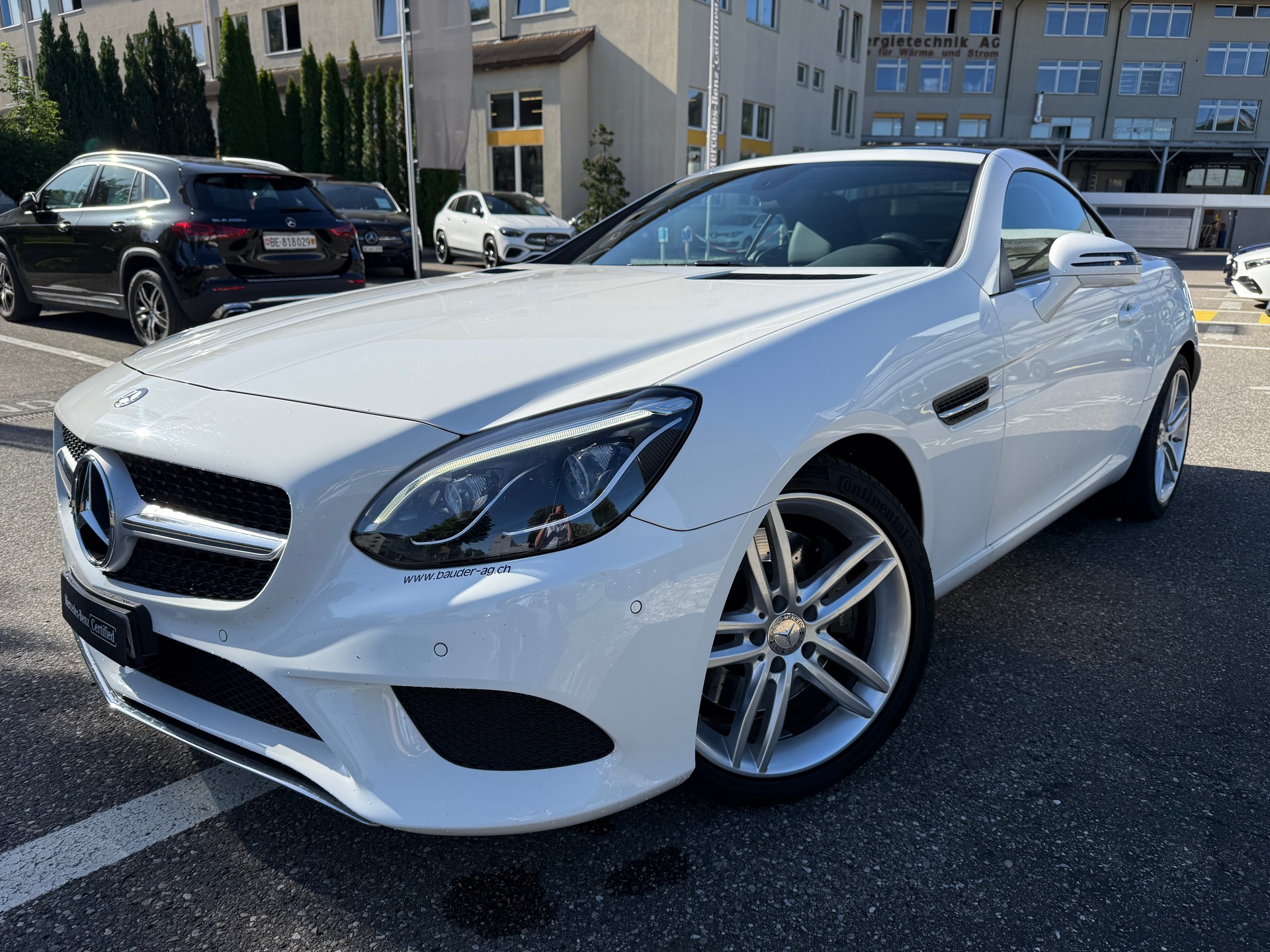 MERCEDES-BENZ SLC 200 AMG Line-showroom-element-3