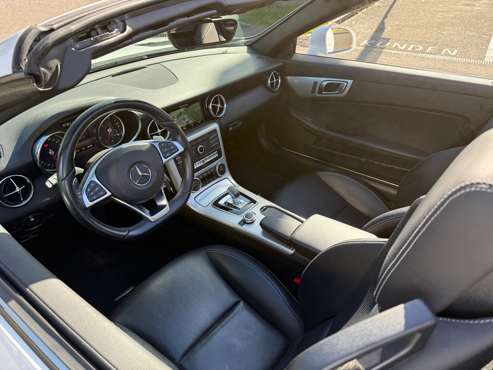 MERCEDES-BENZ SLC 200 AMG Line-image-6