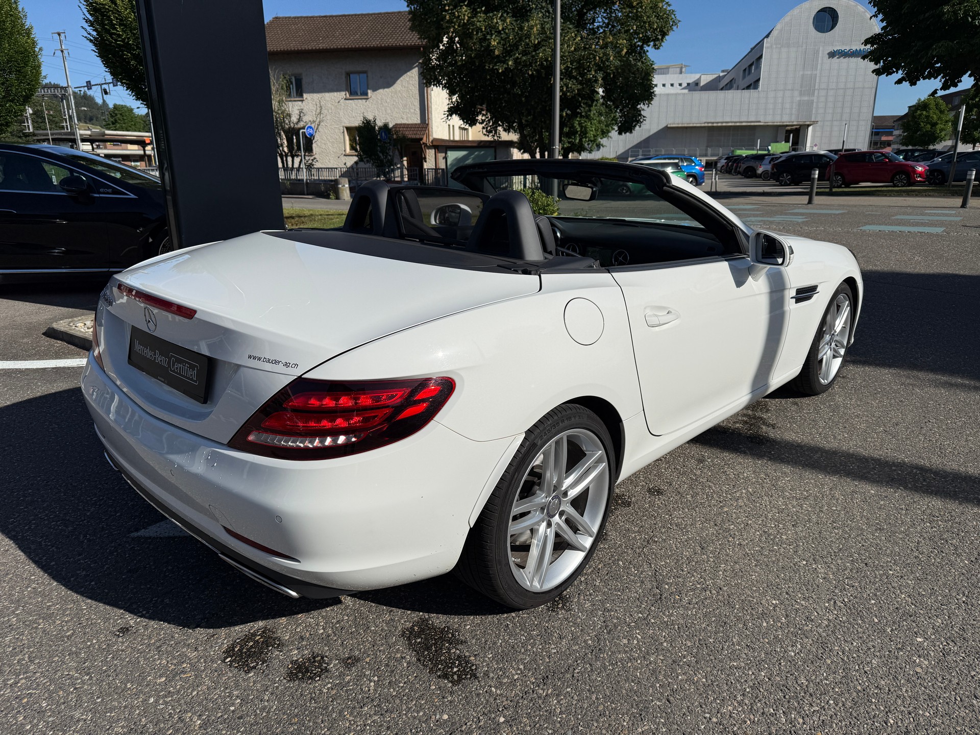 MERCEDES-BENZ SLC 200 AMG Line-image-9