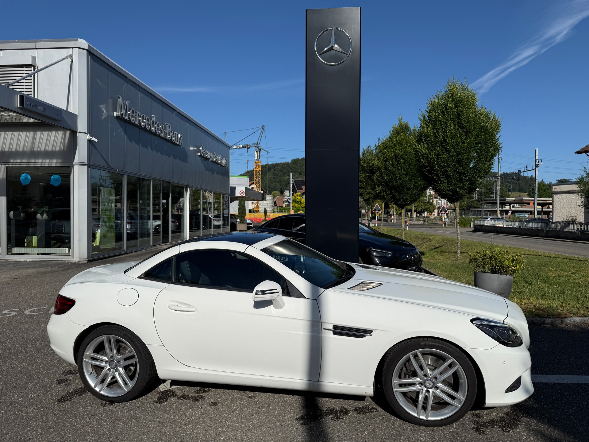 MERCEDES-BENZ SLC 200 AMG Line-image-12