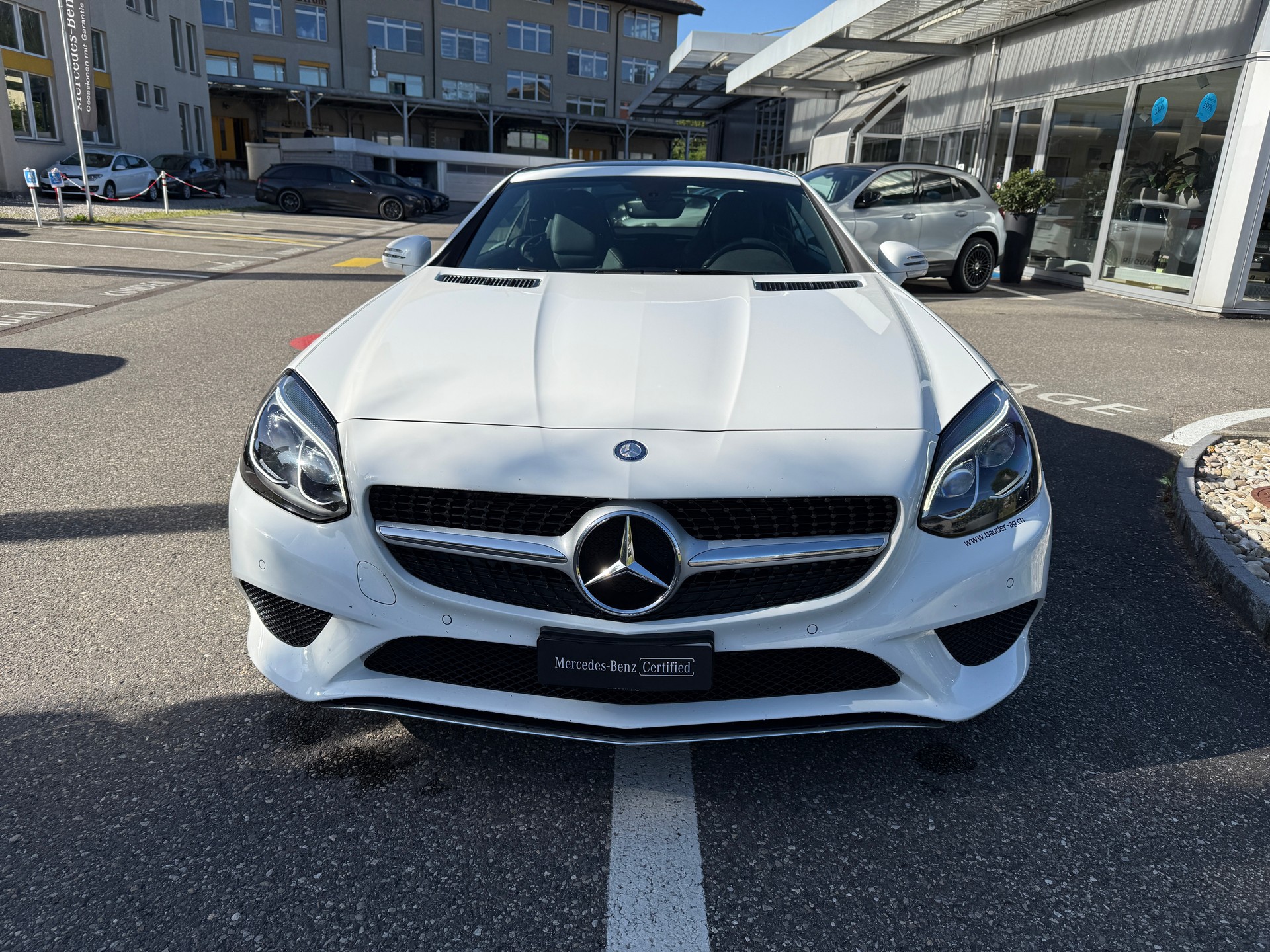 MERCEDES-BENZ SLC 200 AMG Line-showroom-element-1