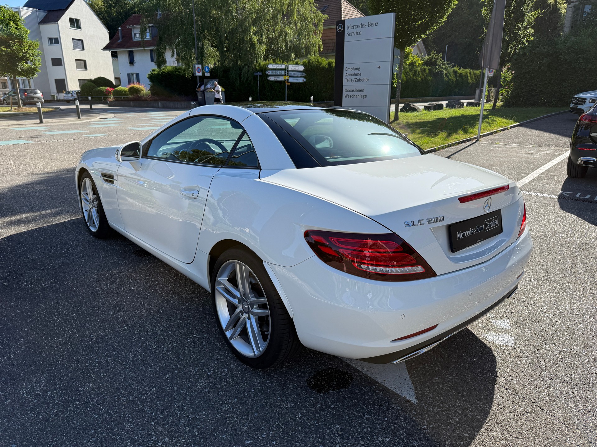 MERCEDES-BENZ SLC 200 AMG Line-image-8