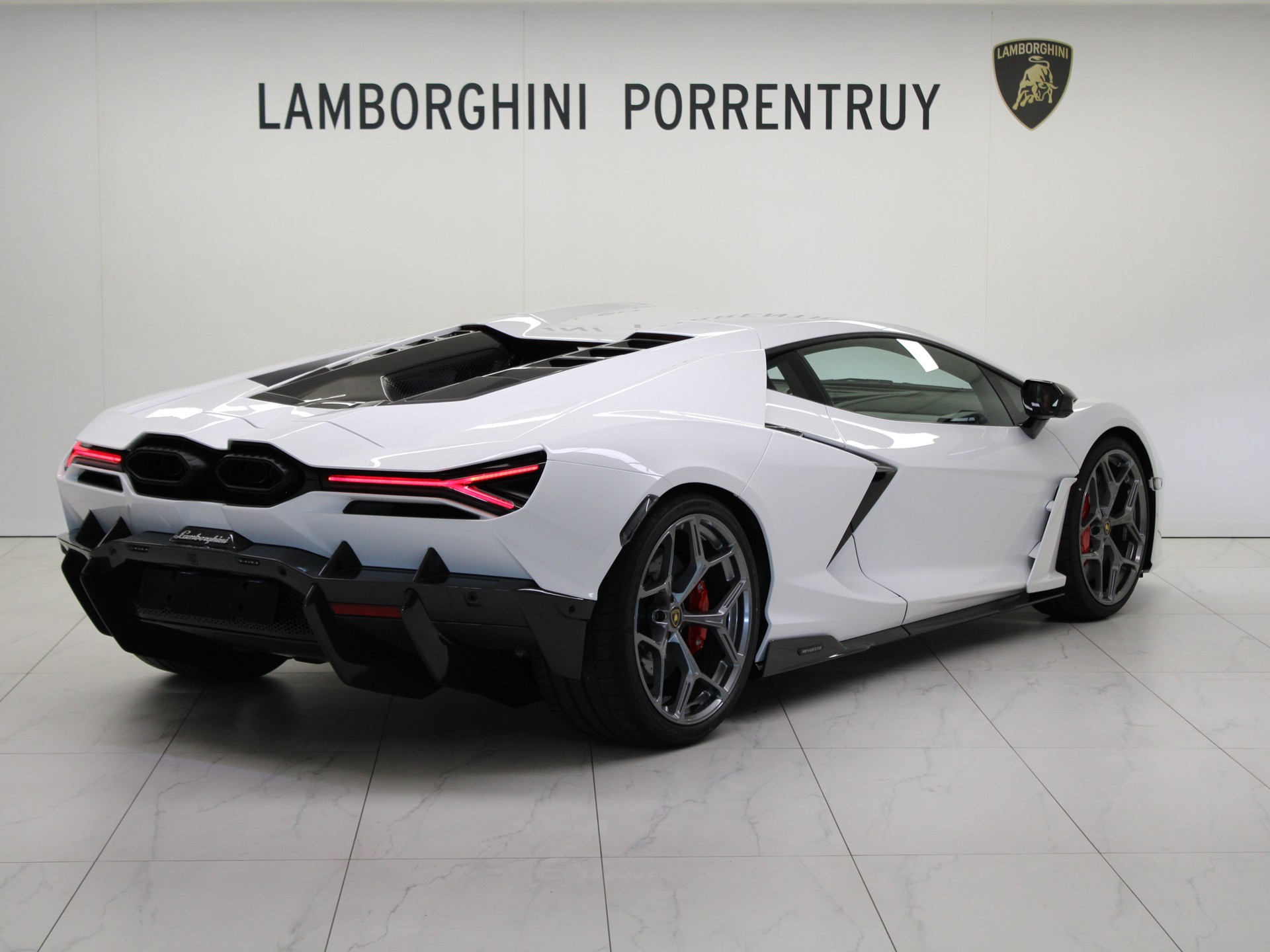 LAMBORGHINI Revuelto HPEV-image-2
