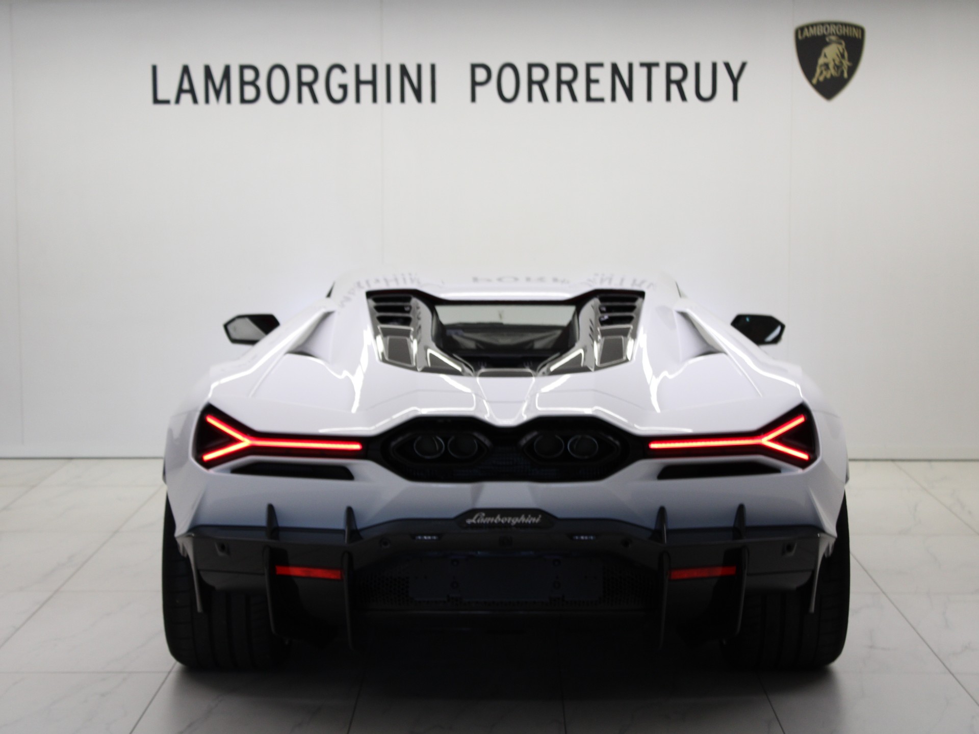 LAMBORGHINI Revuelto HPEV-image-3