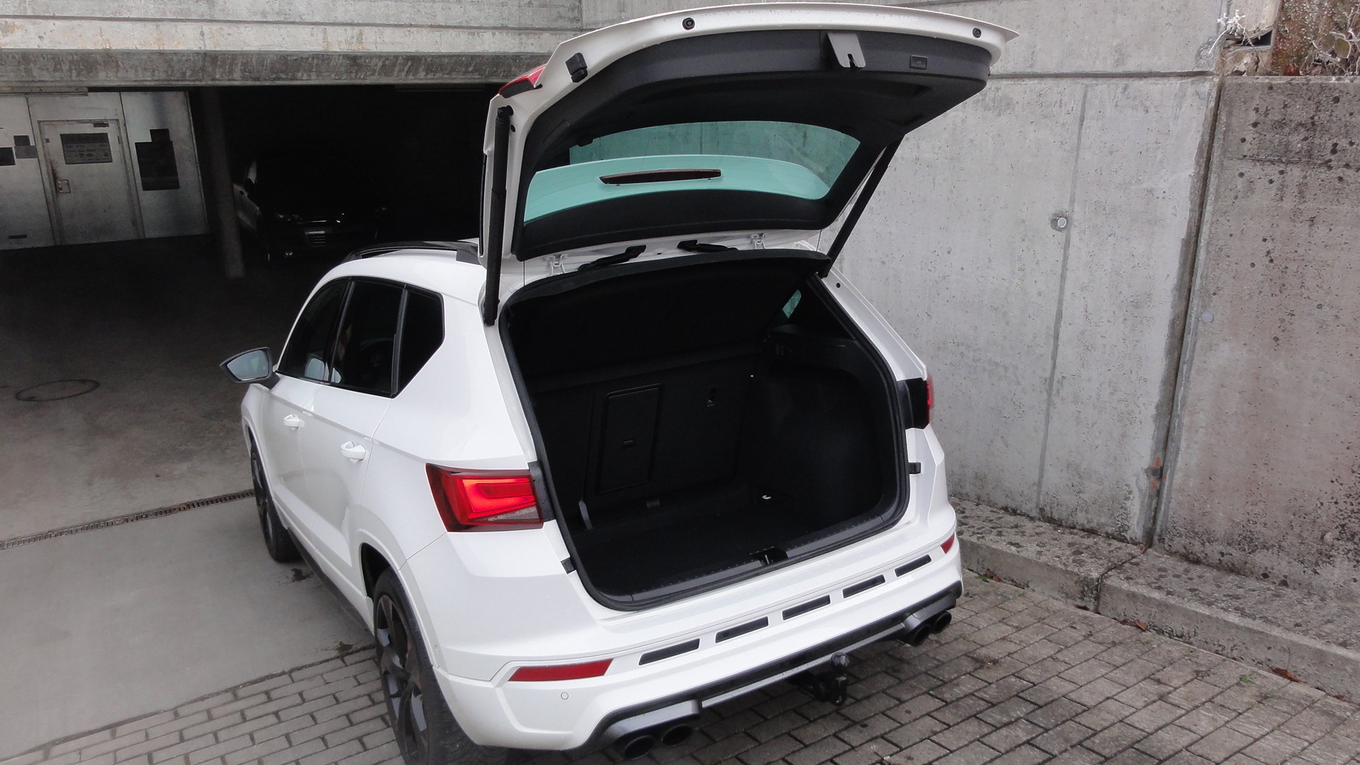 CUPRA Ateca 2.0 TSI 4Drive (300PS)-image-6