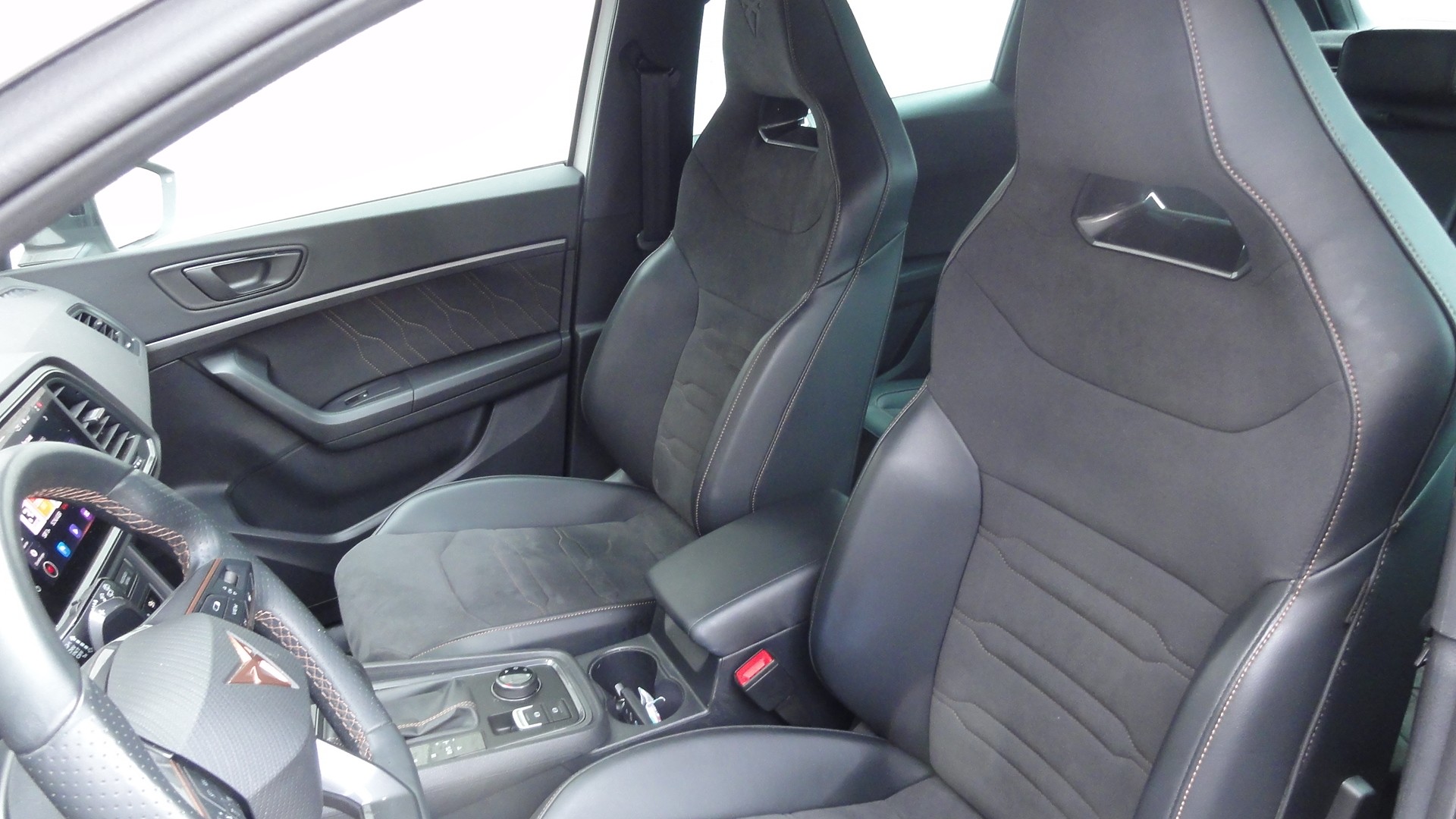 CUPRA Ateca 2.0 TSI 4Drive (300PS)-image-9