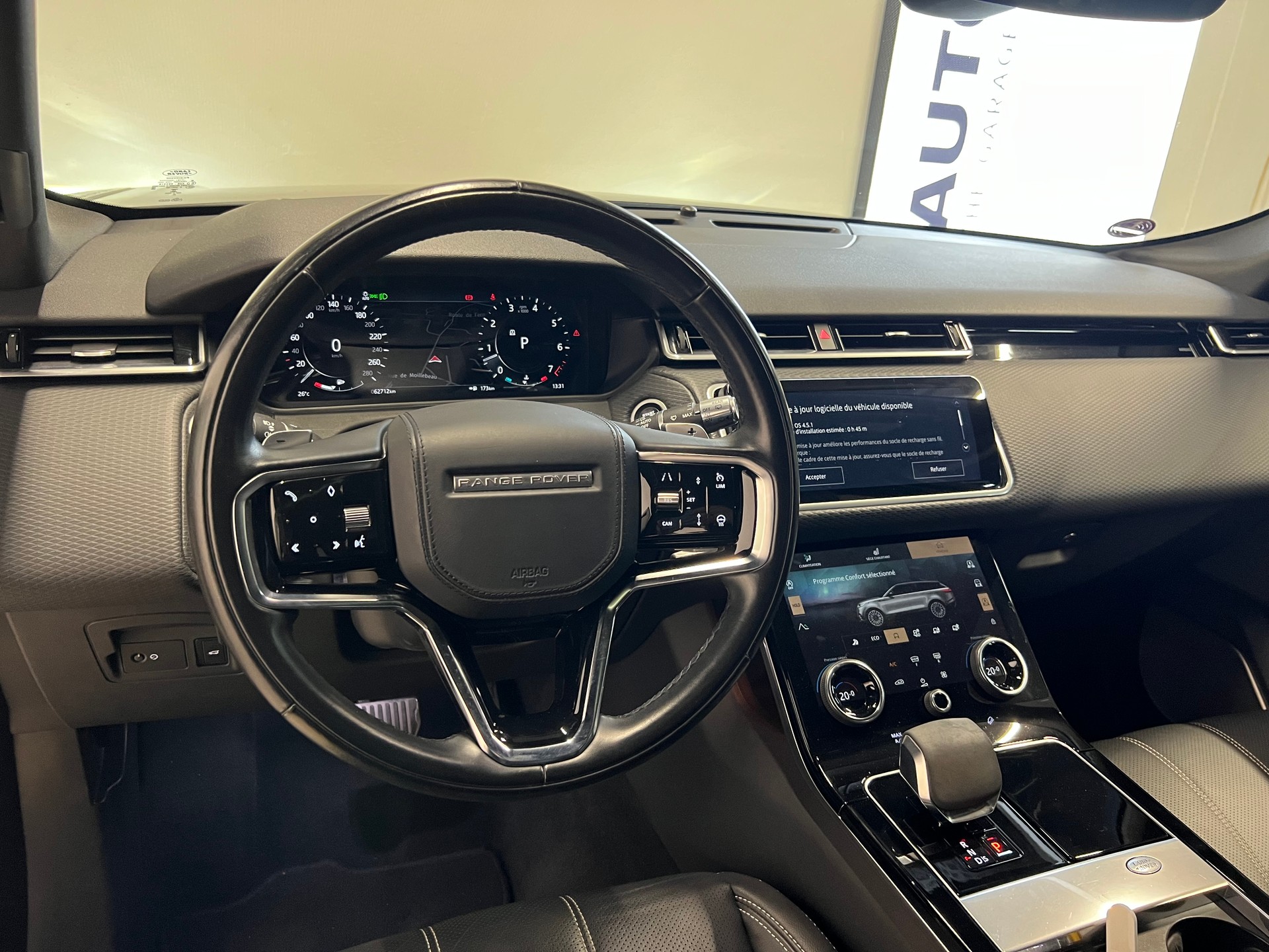LAND ROVER Range Rover Velar 3.0 I6 R-Dynamic SE-showroom-element-2