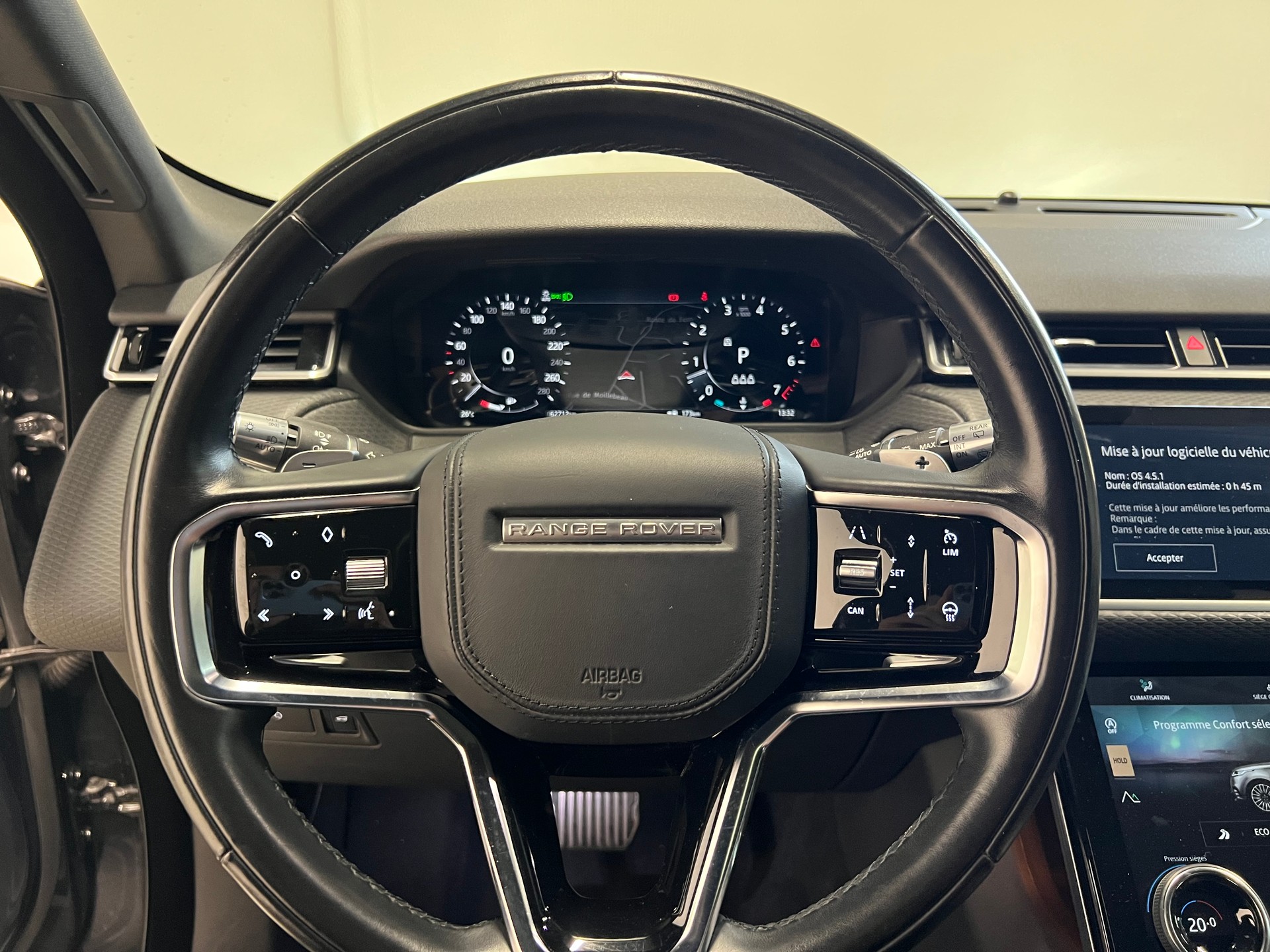 LAND ROVER Range Rover Velar 3.0 I6 R-Dynamic SE-showroom-element-3