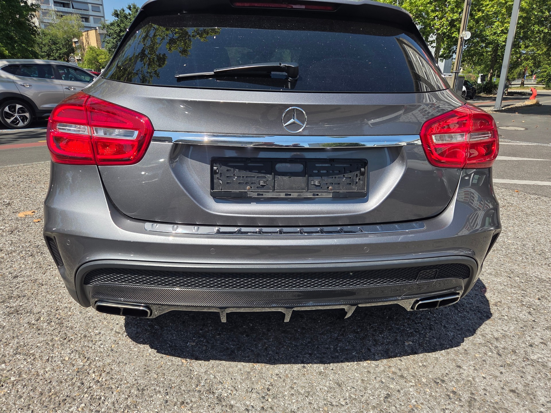 MERCEDES-BENZ GLA 45 AMG 4Matic 7G-DCT-image-3
