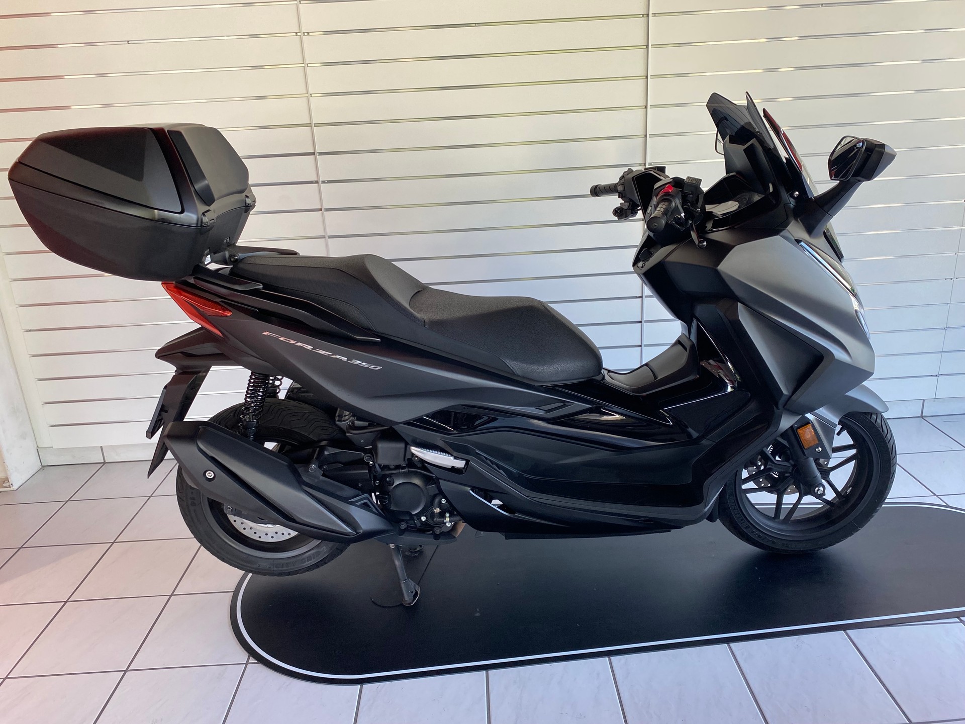 HONDA NSS 350 Smart Top Box-image-0