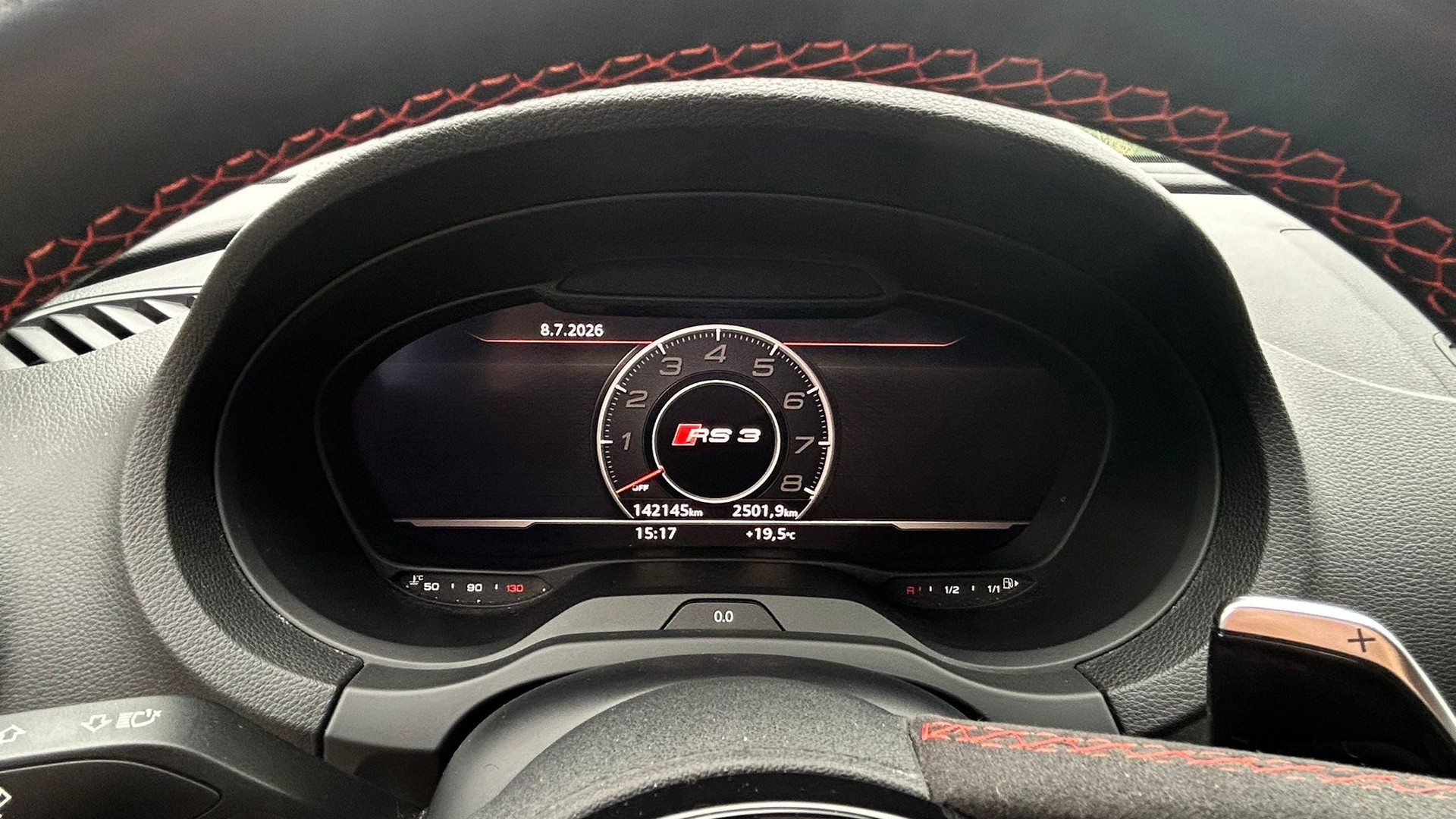 AUDI RS3 Sportback 2.5 TSI quattro S-tronic-image-4