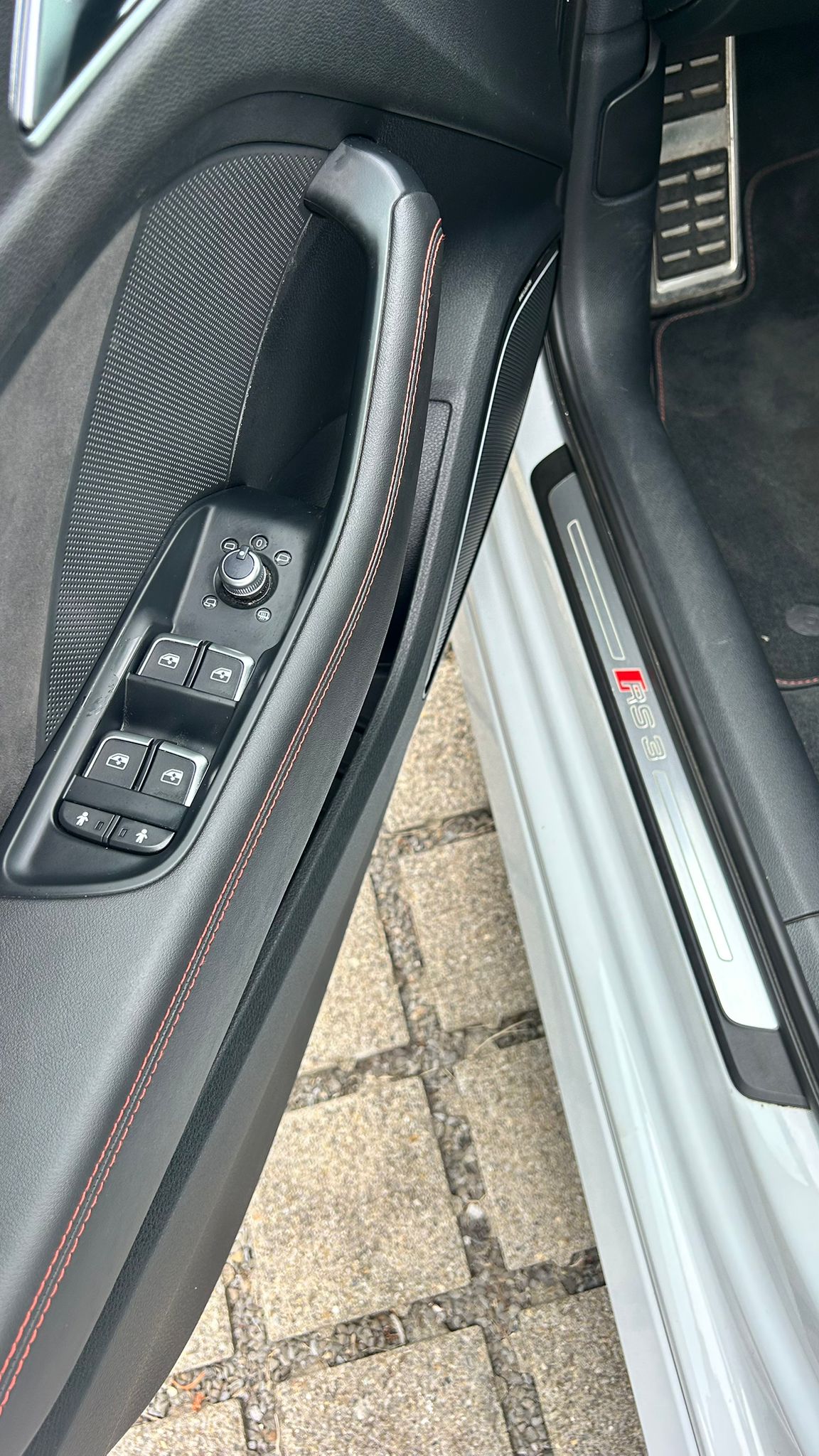 AUDI RS3 Sportback 2.5 TSI quattro S-tronic-image-5
