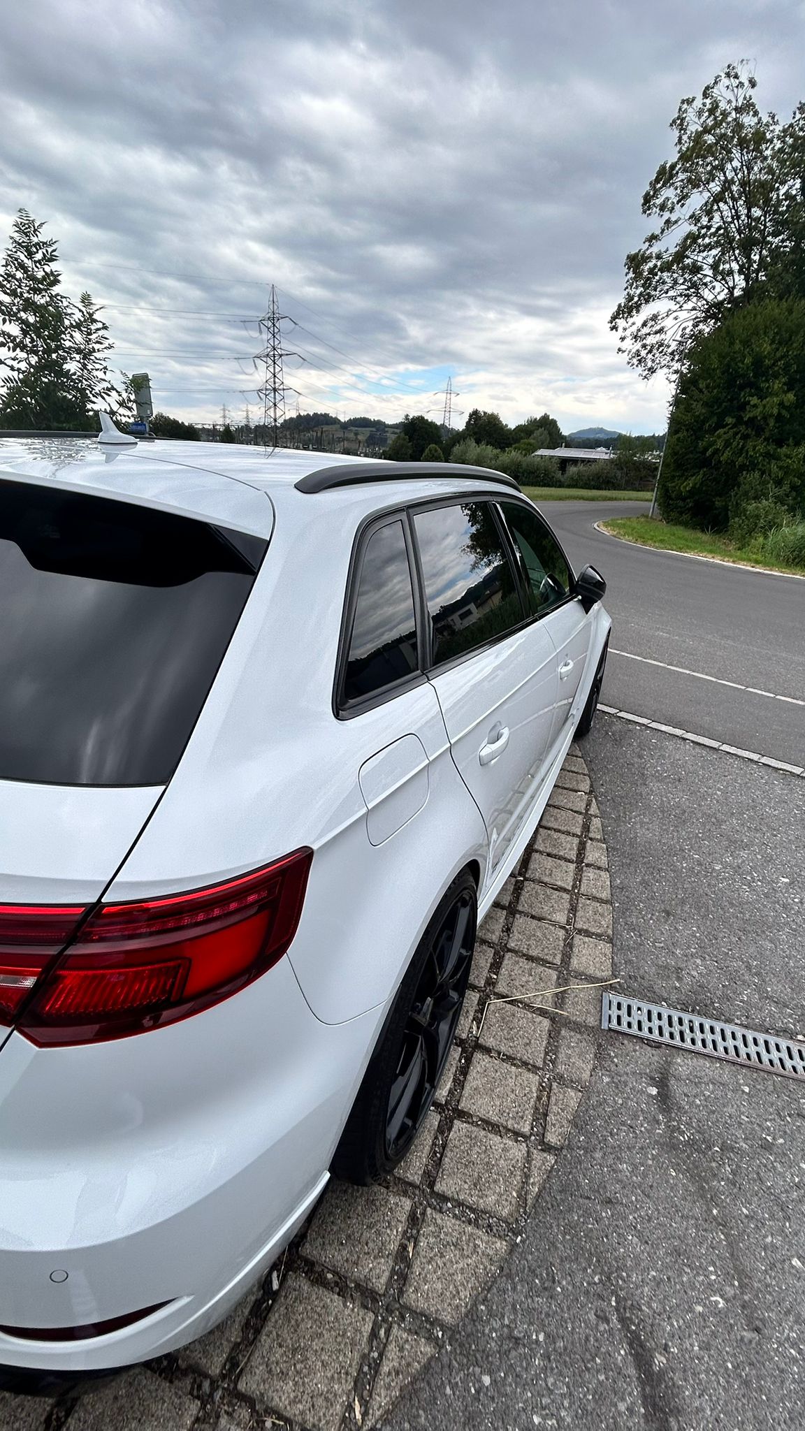 AUDI RS3 Sportback 2.5 TSI quattro S-tronic-showroom-element-2