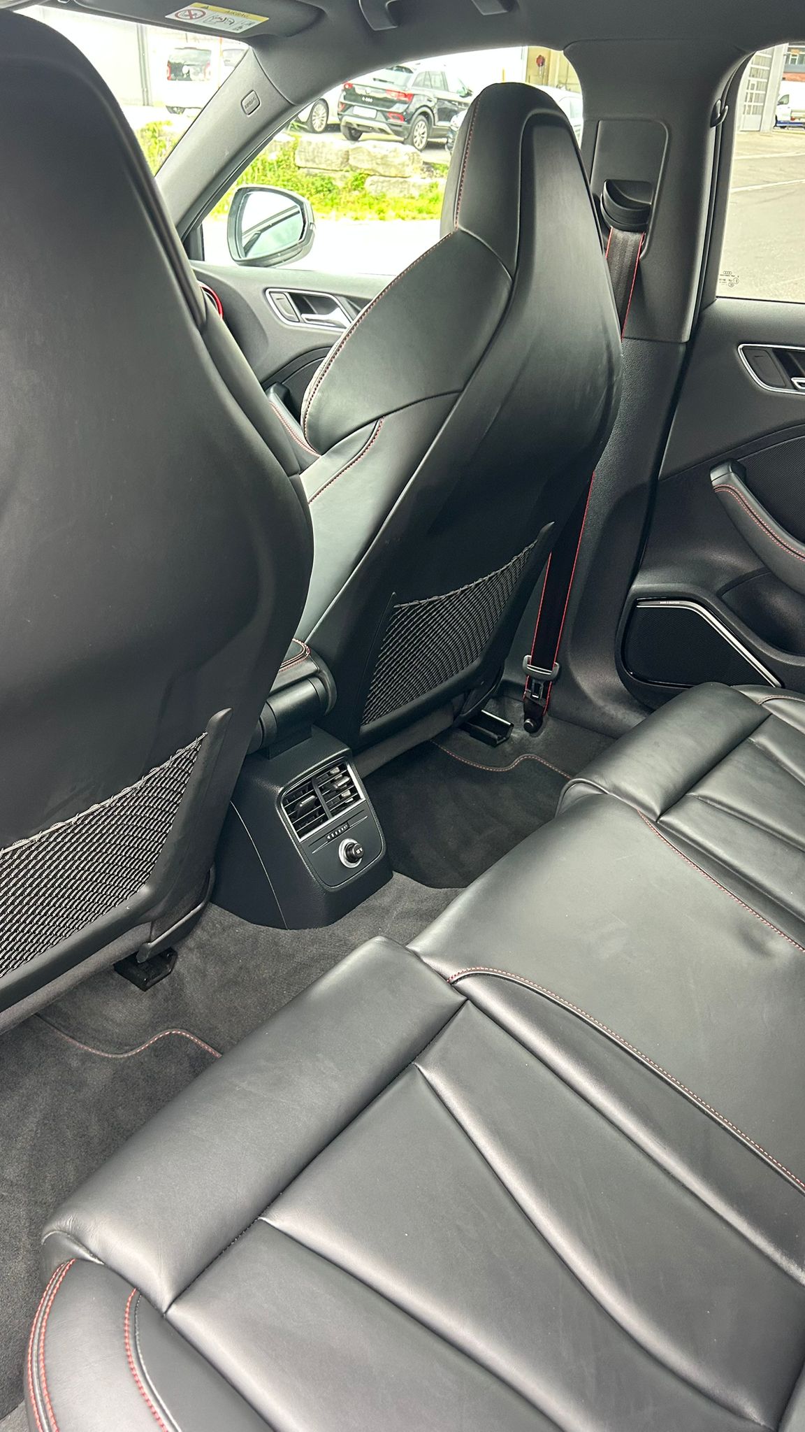 AUDI RS3 Sportback 2.5 TSI quattro S-tronic-image-9