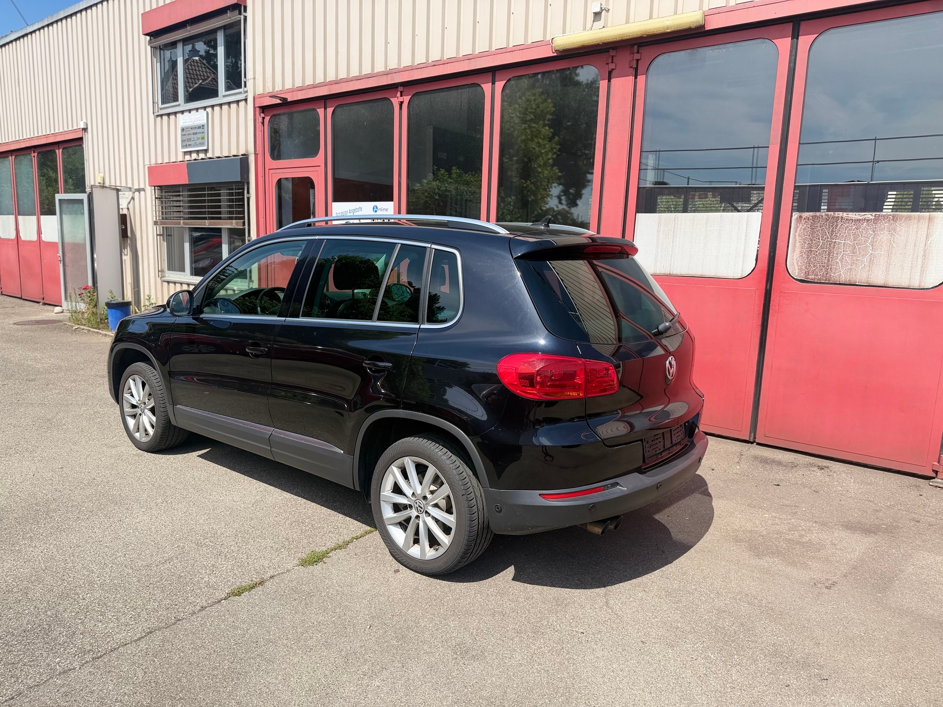 VW Tiguan 2.0 TDI BlueMotion Sport&Style 4Motion DSG-image-5