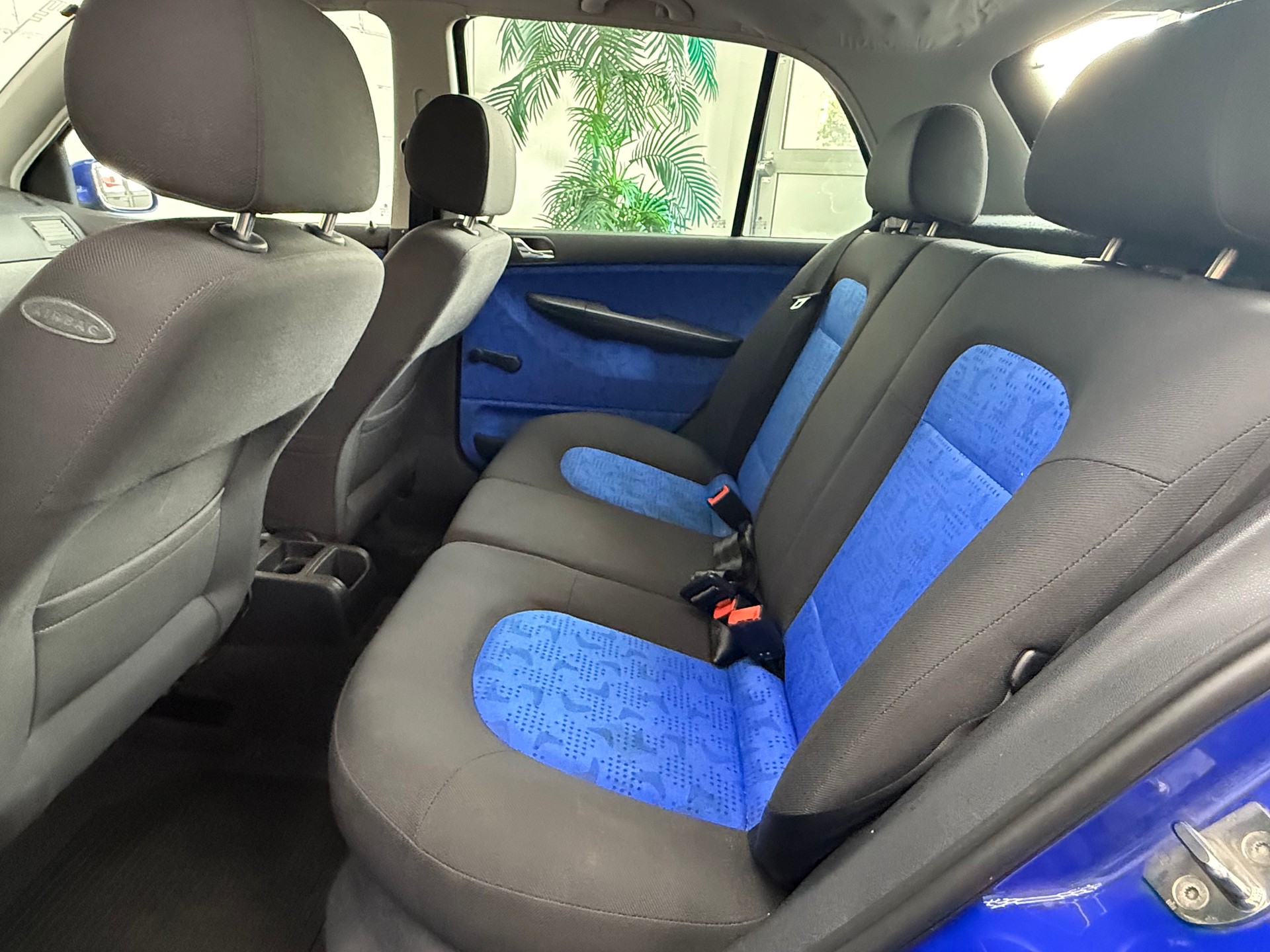 SKODA Fabia 1.4 16V Comfort-image-8