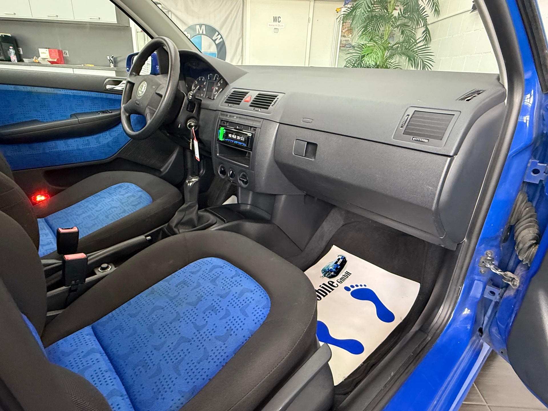 SKODA Fabia 1.4 16V Comfort-image-9