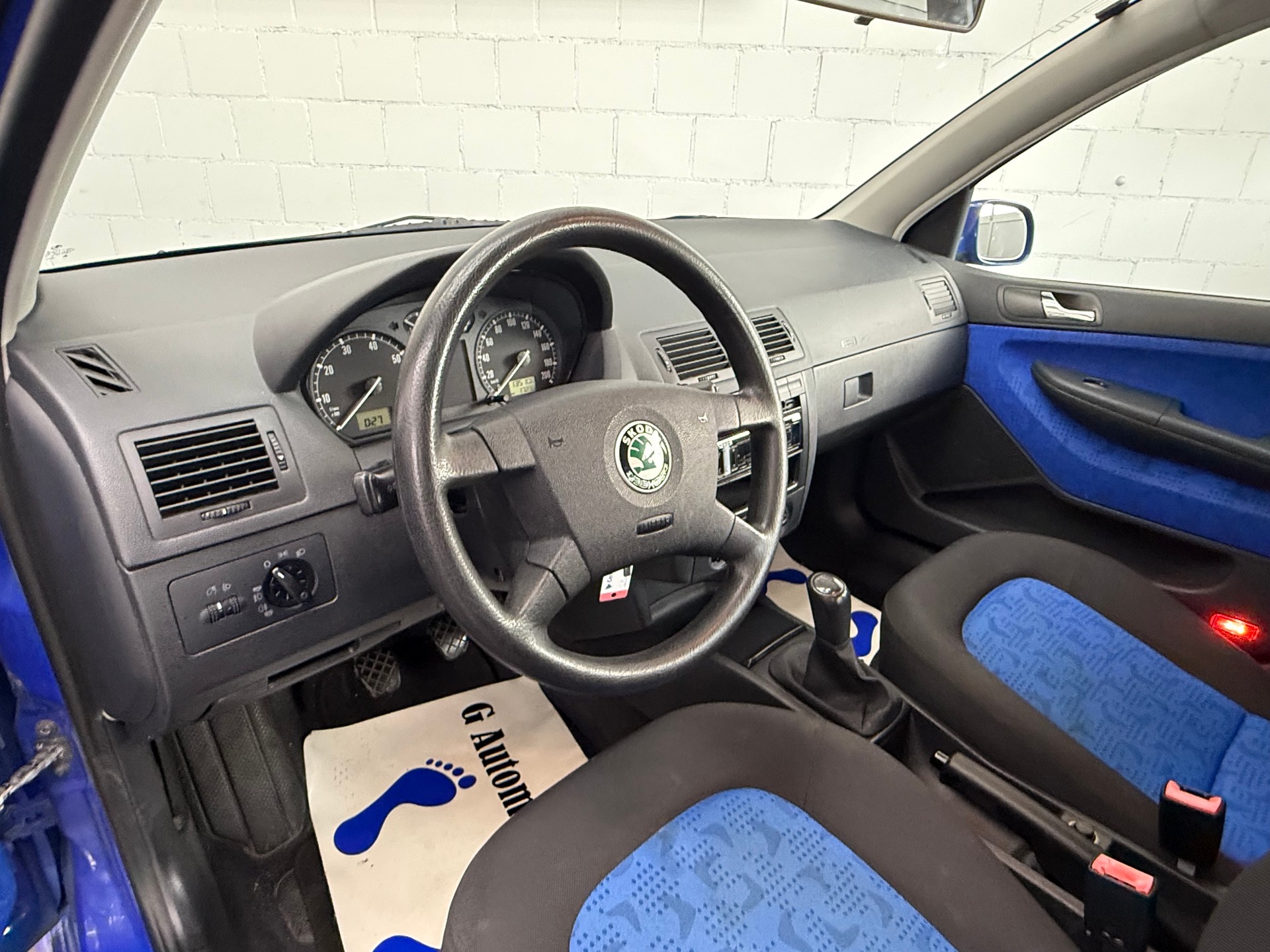 SKODA Fabia 1.4 16V Comfort-image-7