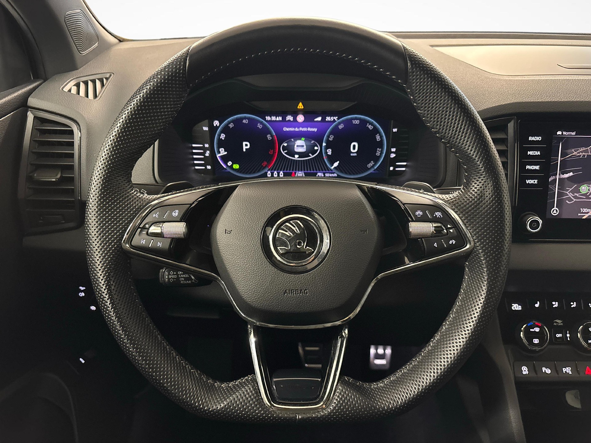 SKODA Karoq 2.0 TSI SportLine 4x4 DSG-image-13