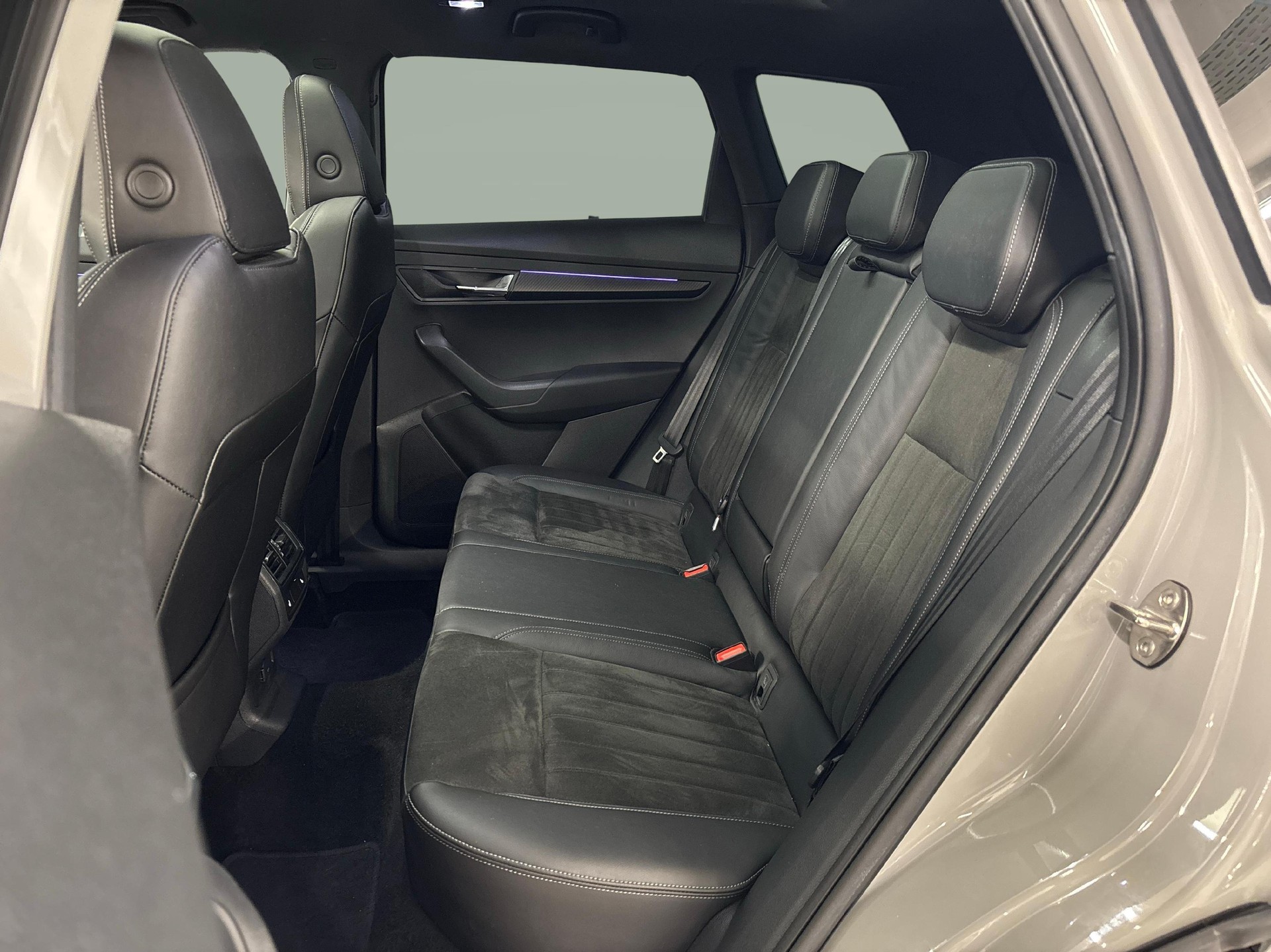 SKODA Karoq 2.0 TSI SportLine 4x4 DSG-image-10