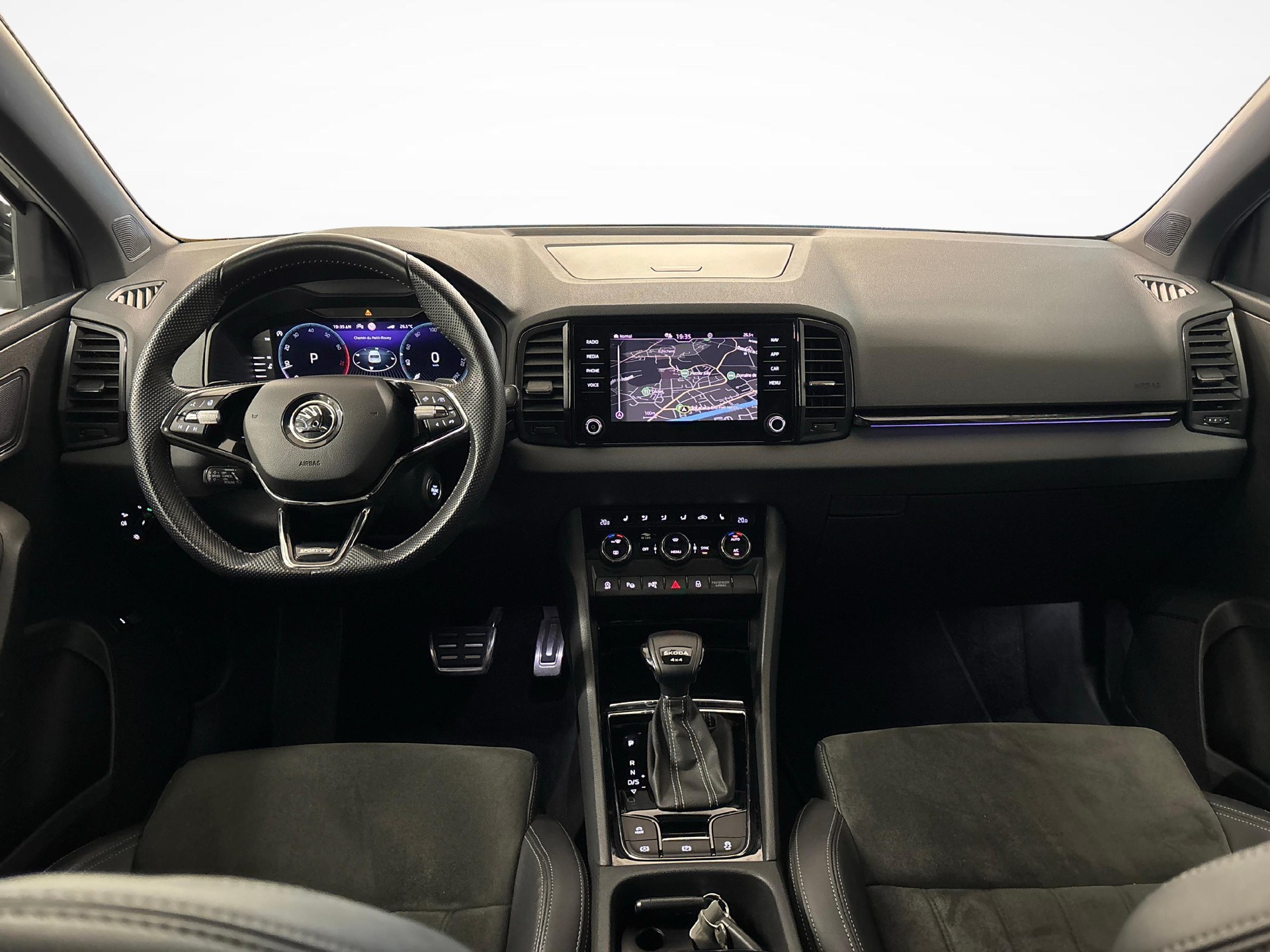 SKODA Karoq 2.0 TSI SportLine 4x4 DSG-image-11