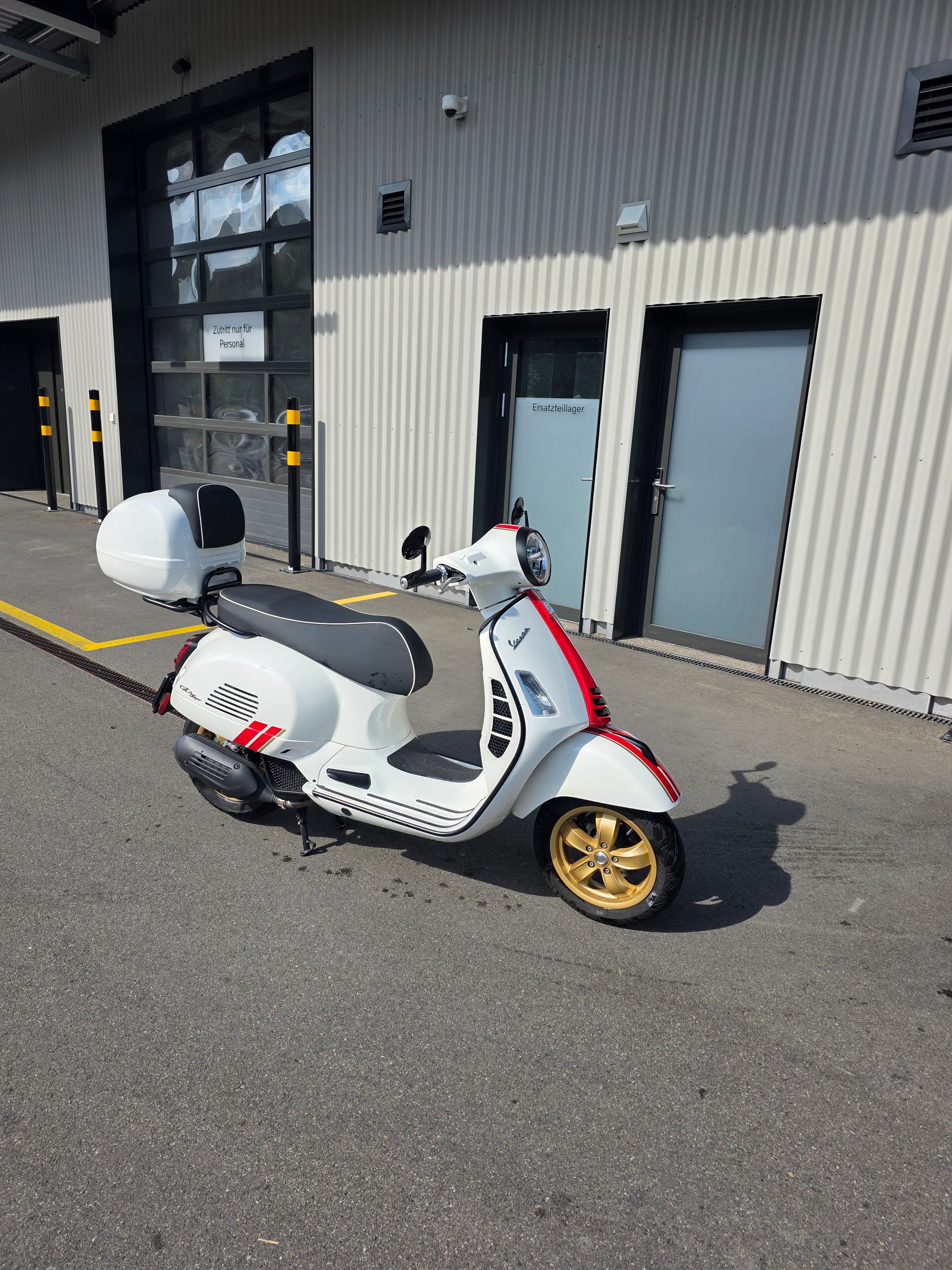 PIAGGIO Vespa GTS 125 ABS-image-2
